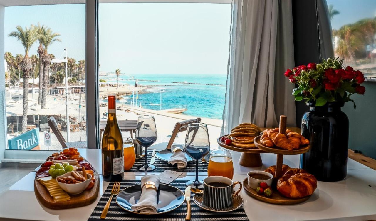 COSea Living: SeaSide Deluxe Suite in Harbour 107B view 2