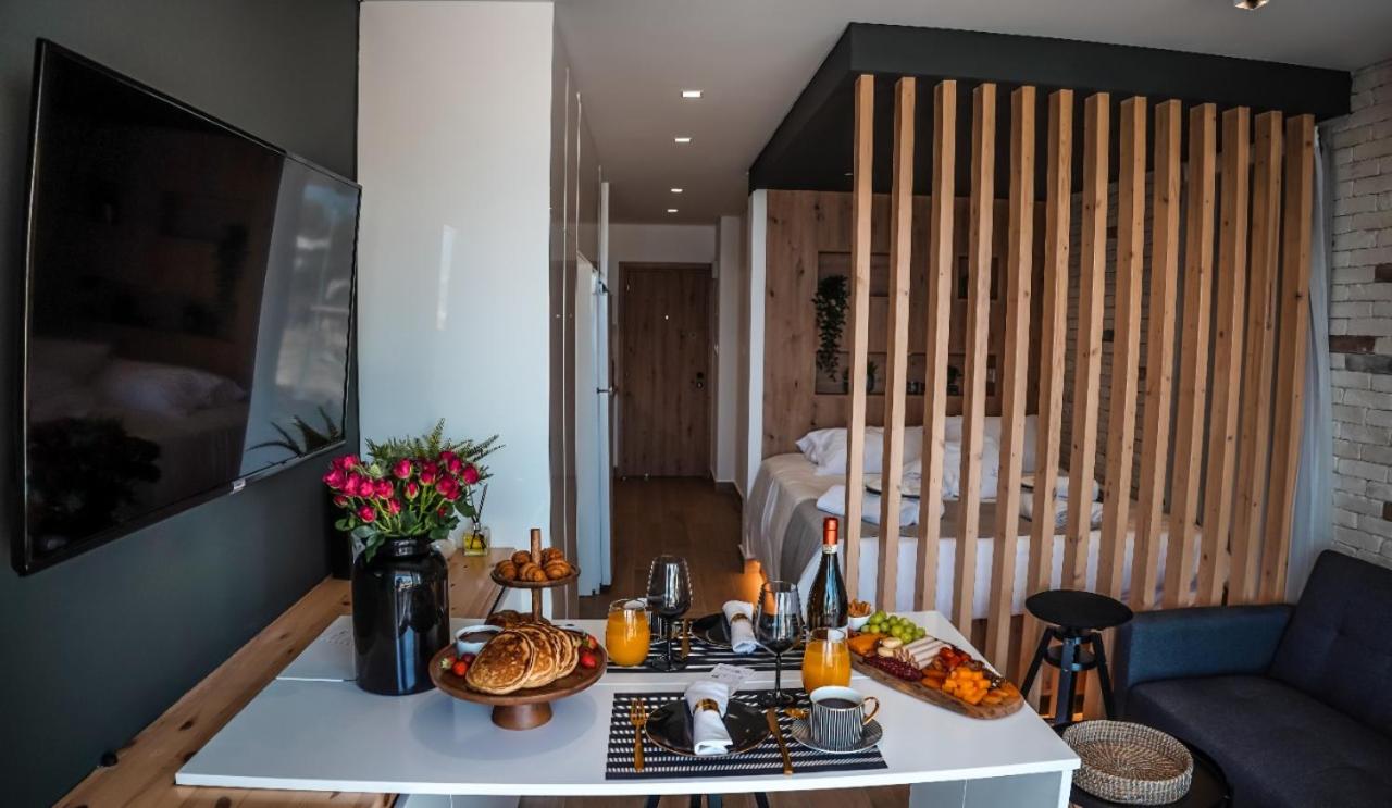 COSea Living: SeaSide Deluxe Suite in Harbour 107B view 3