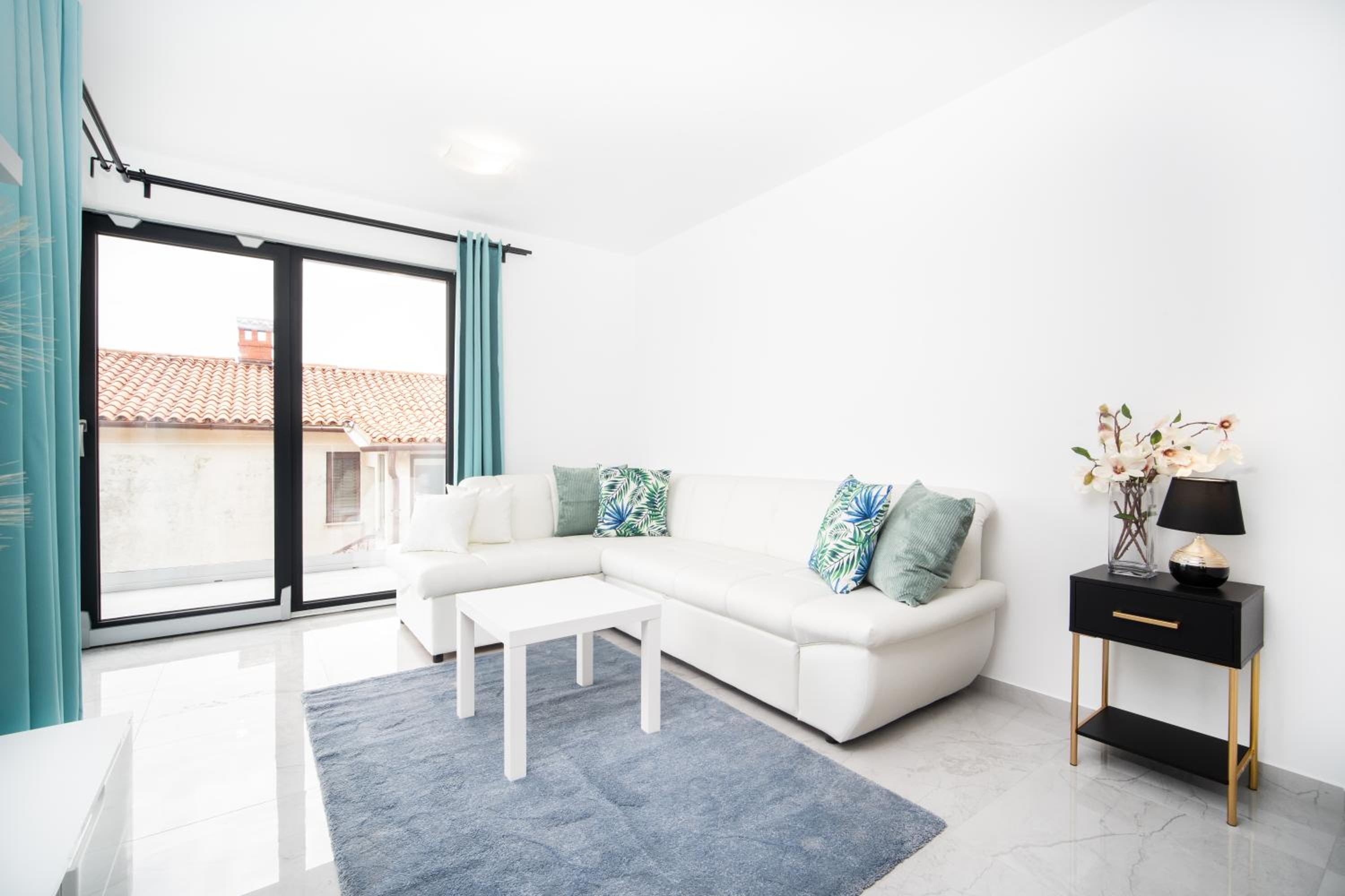 Villa Apartments Lela view 3