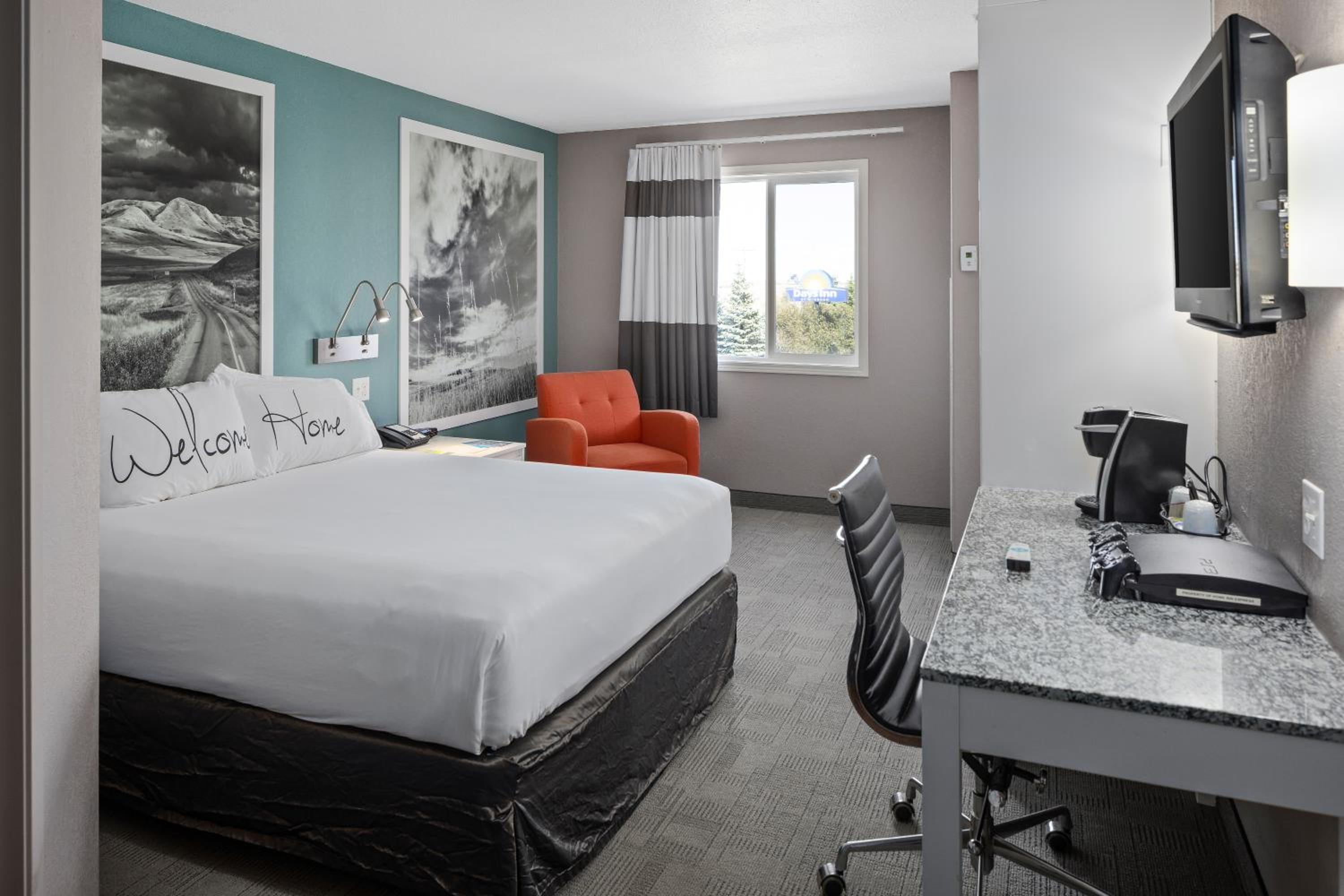 Prairie Crest Medicine Hat by IHG view 2