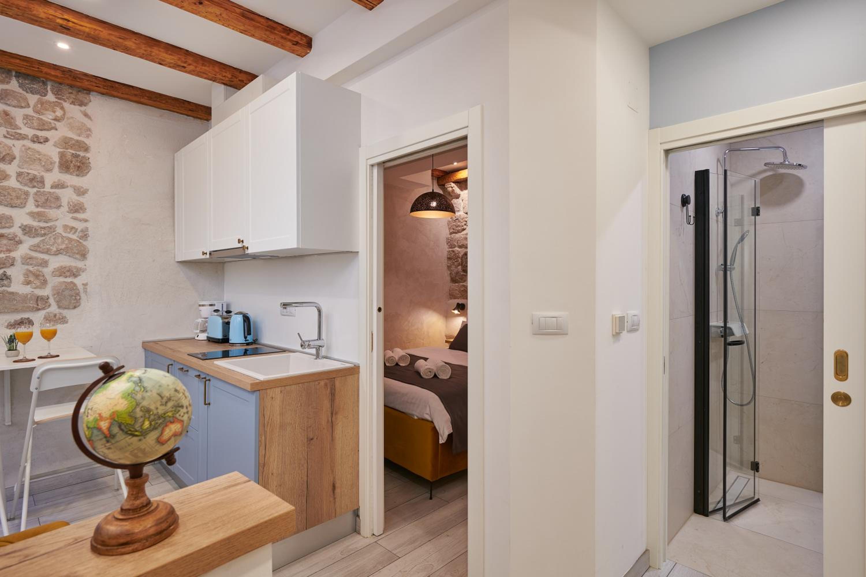 Artium Luxury Apartment