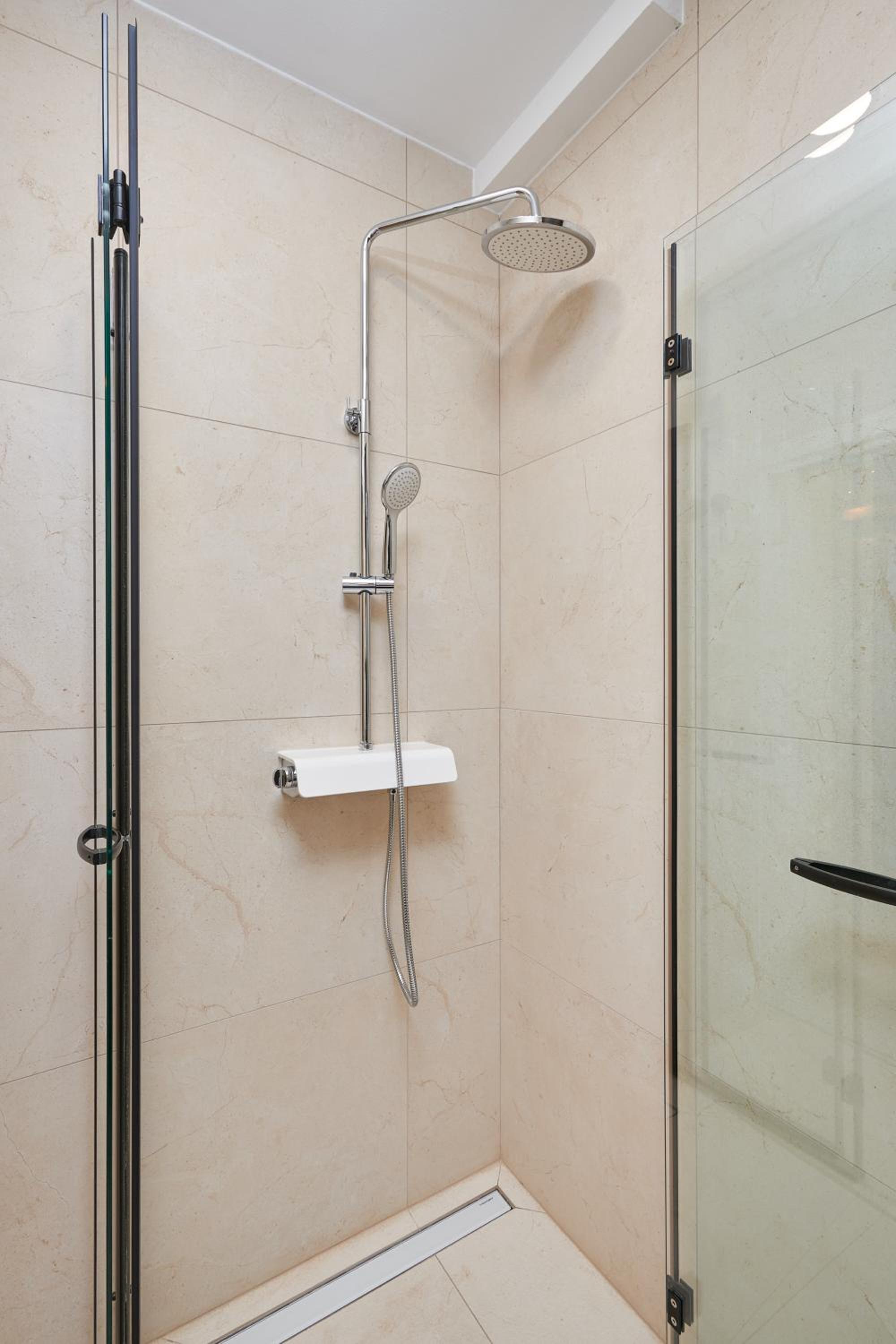 Artium Luxury Apartment