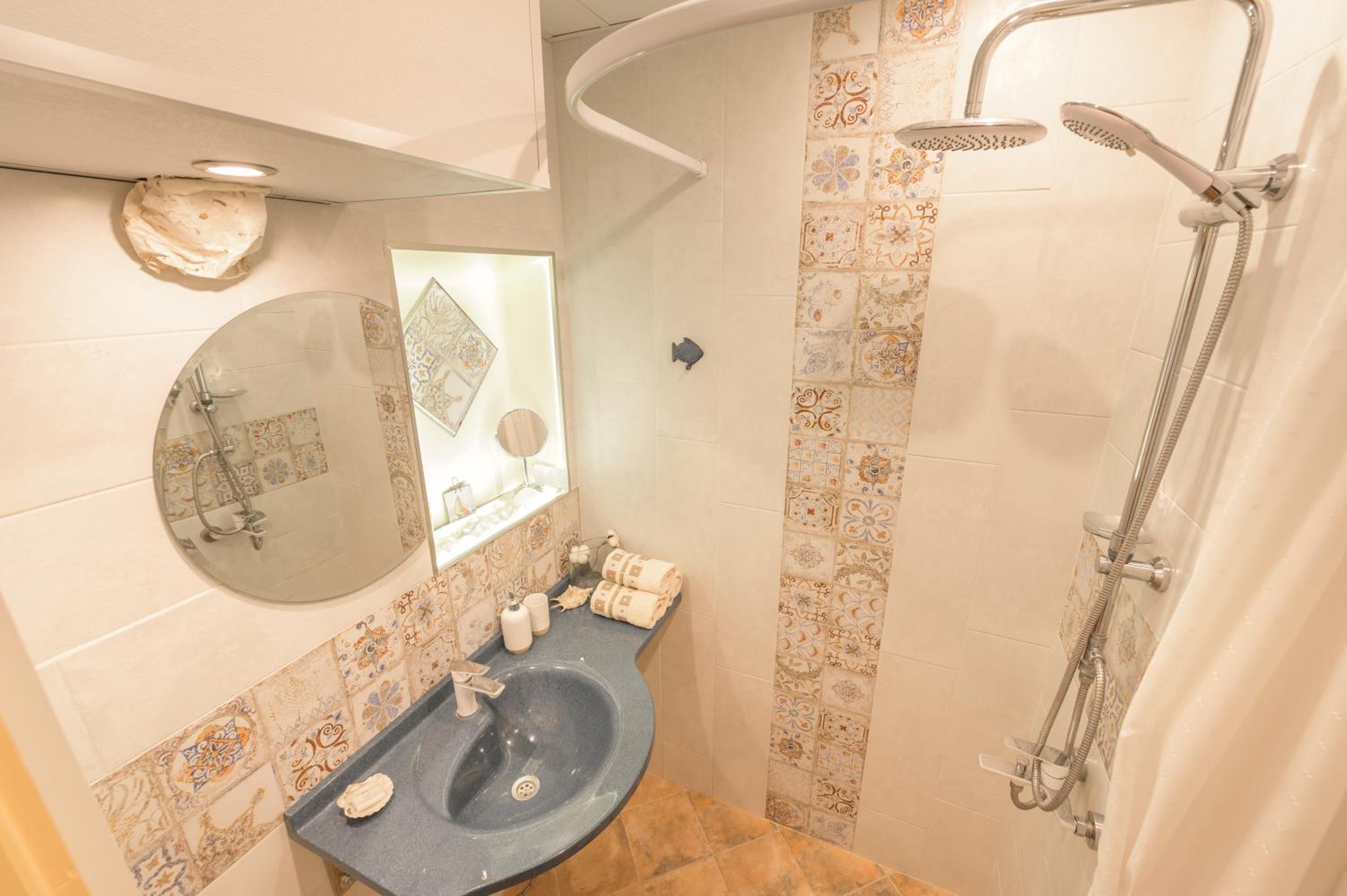 TOMOVI HOME - Three bedrooms City center
