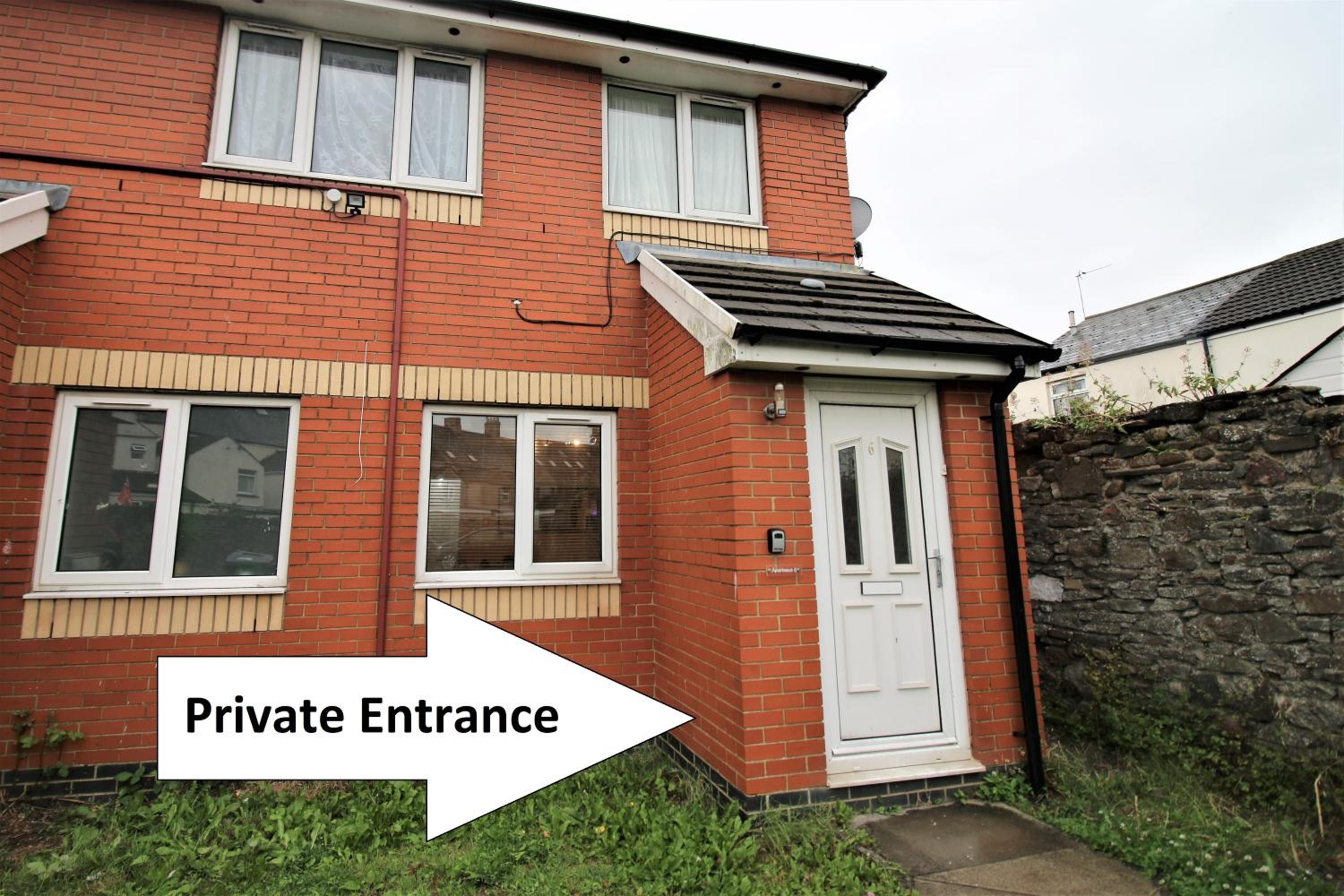 Thesiger Court Apartments - Free Private Parking - by Property Promise view 4