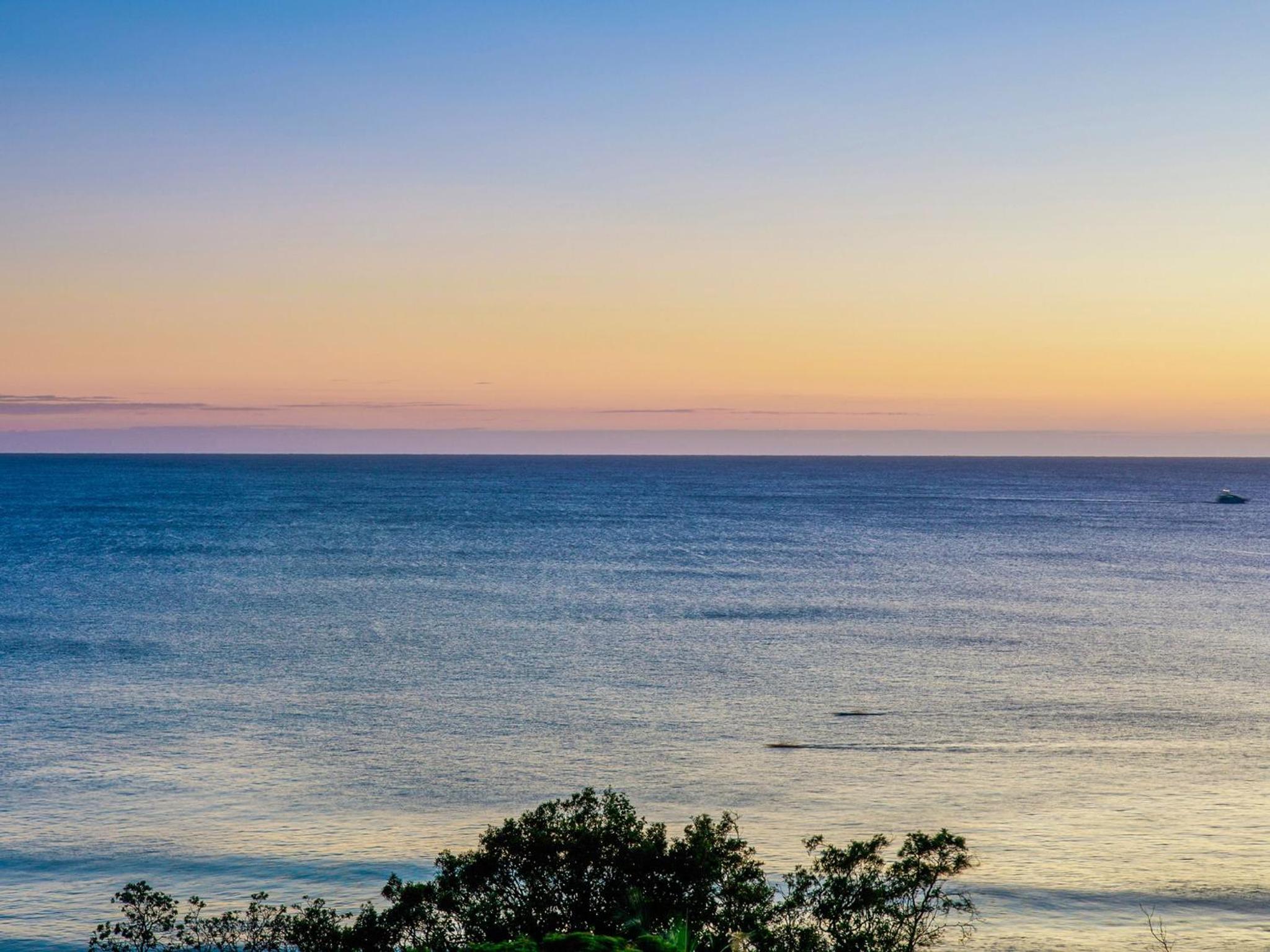 Beach front, Central, Luxurious 2 bed apartment