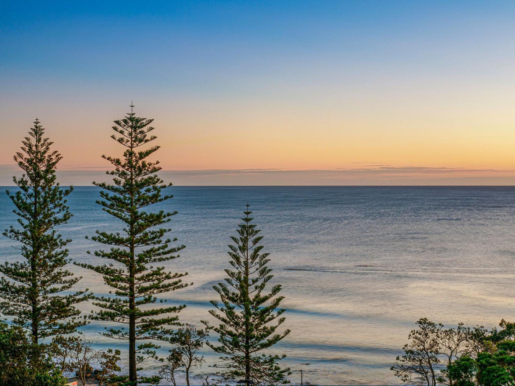 Beach front, Central, Luxurious 2 bed apartment