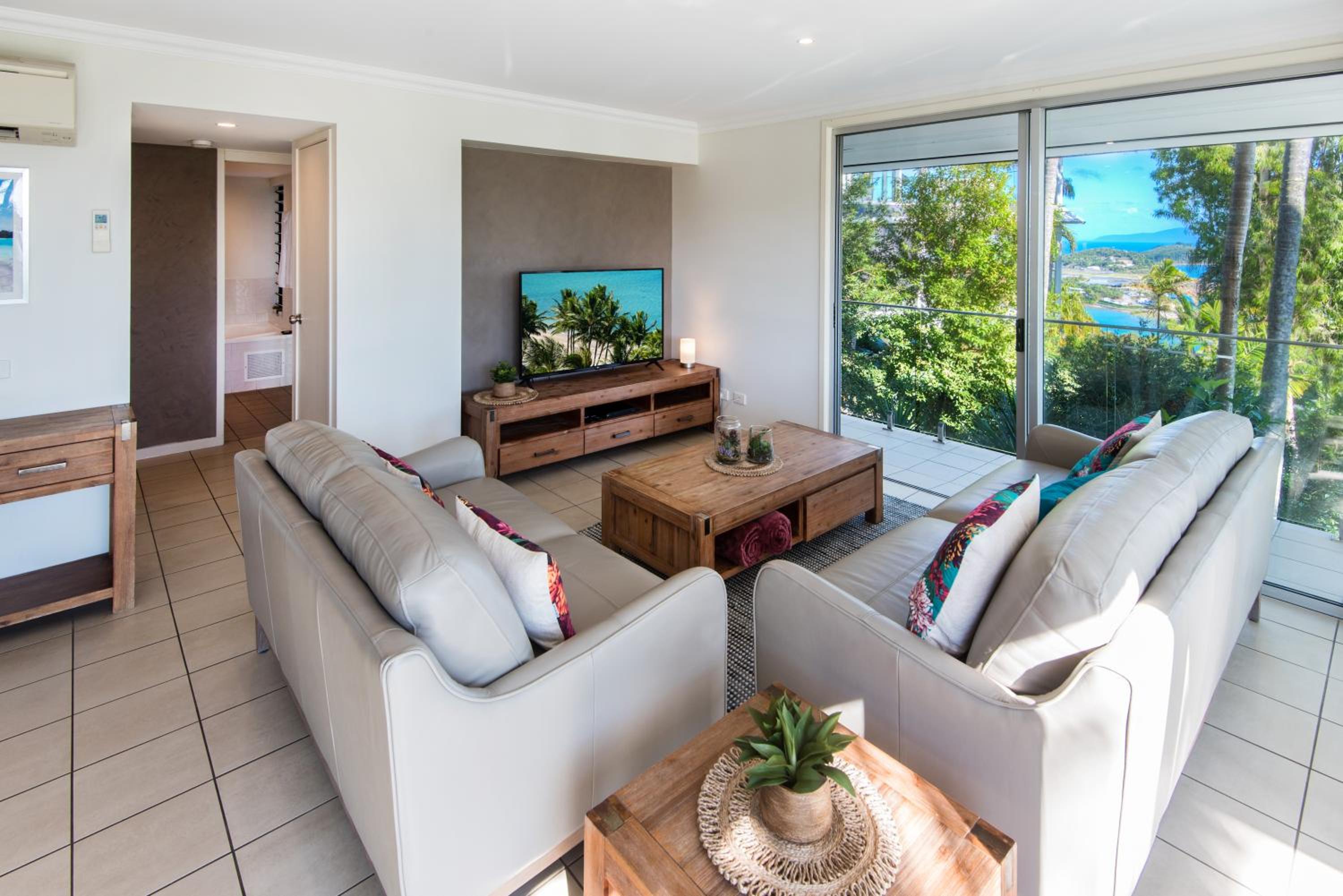 Oasis Apartments on Hamilton Island by HIHA