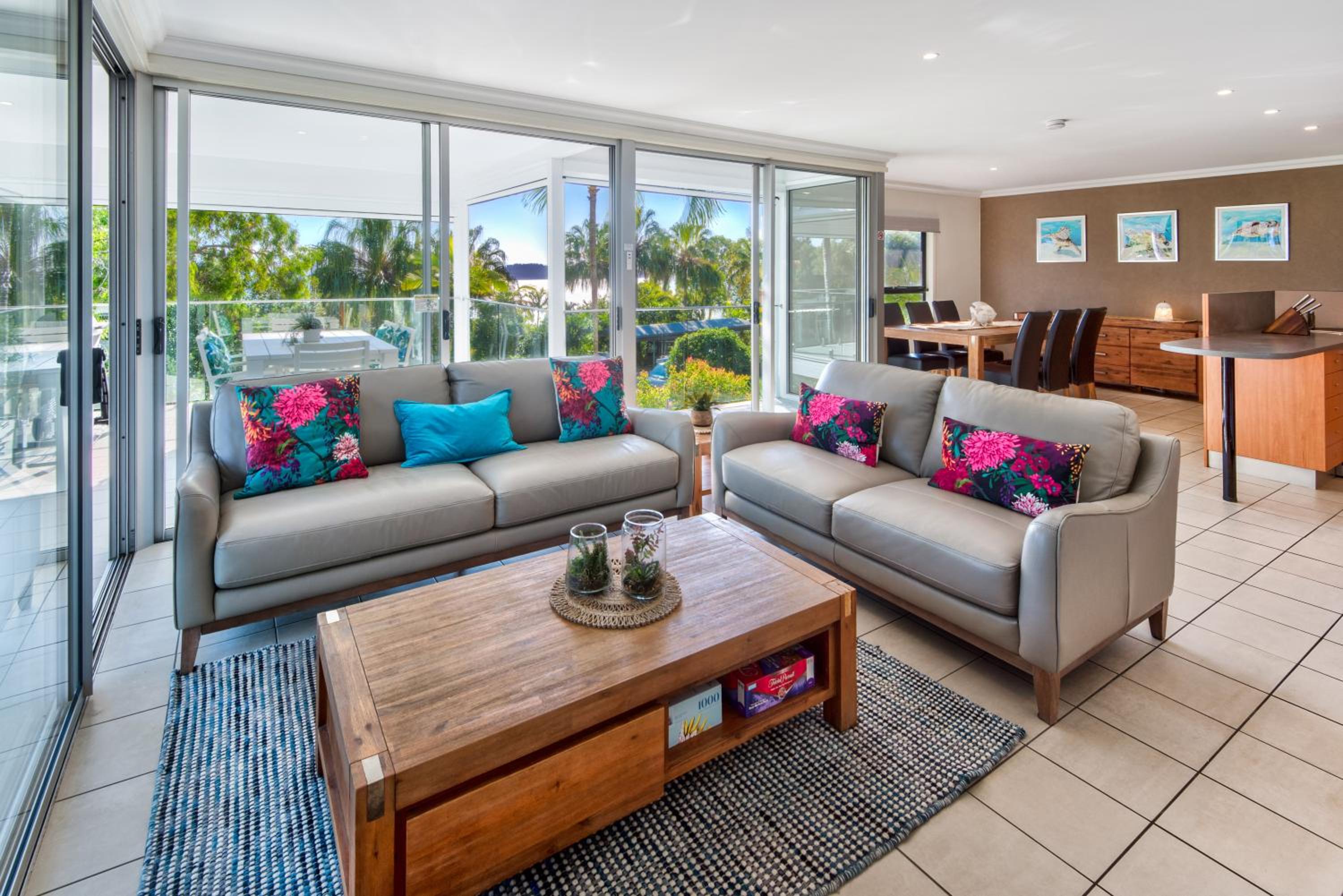 Oasis Apartments on Hamilton Island by HIHA
