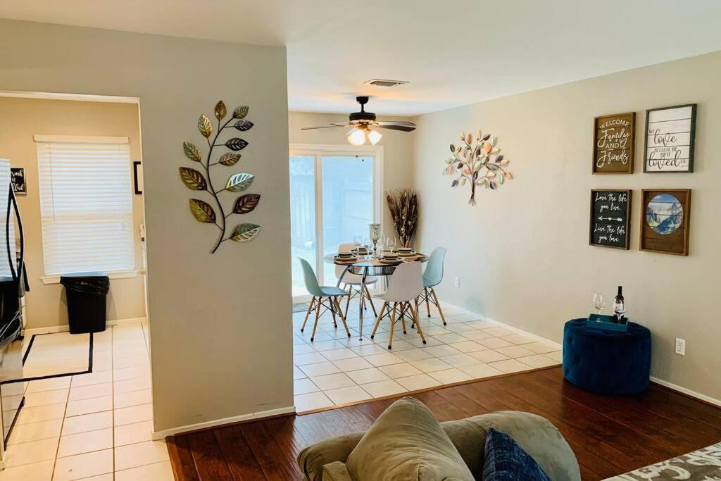 New TEXAS House 3 Bed in Woodlands view 3