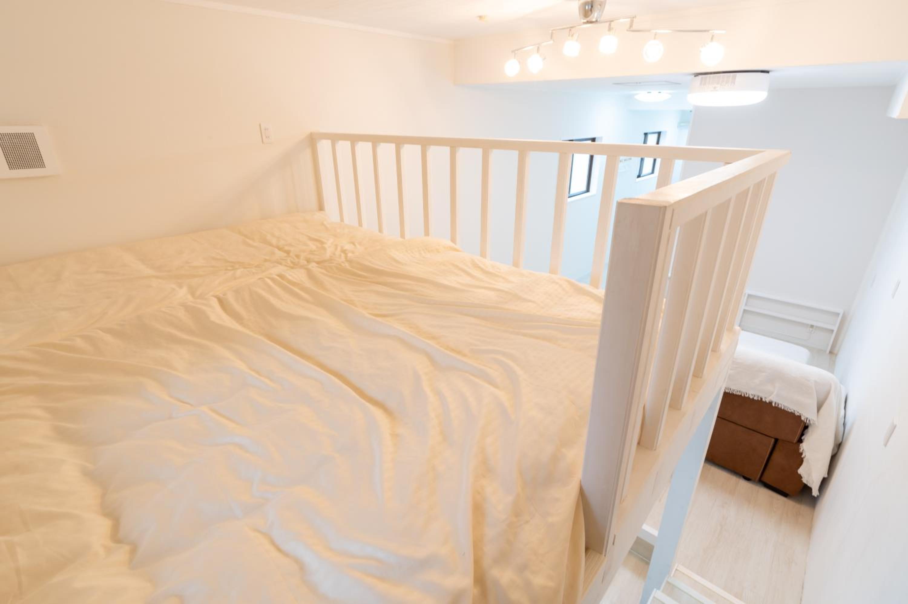 Maximum of 18 people can be rented in one building 3 minutes walk to Tomari Port 10 minutes drive to the airport No parking lot 30 seconds walk from paid p view 4