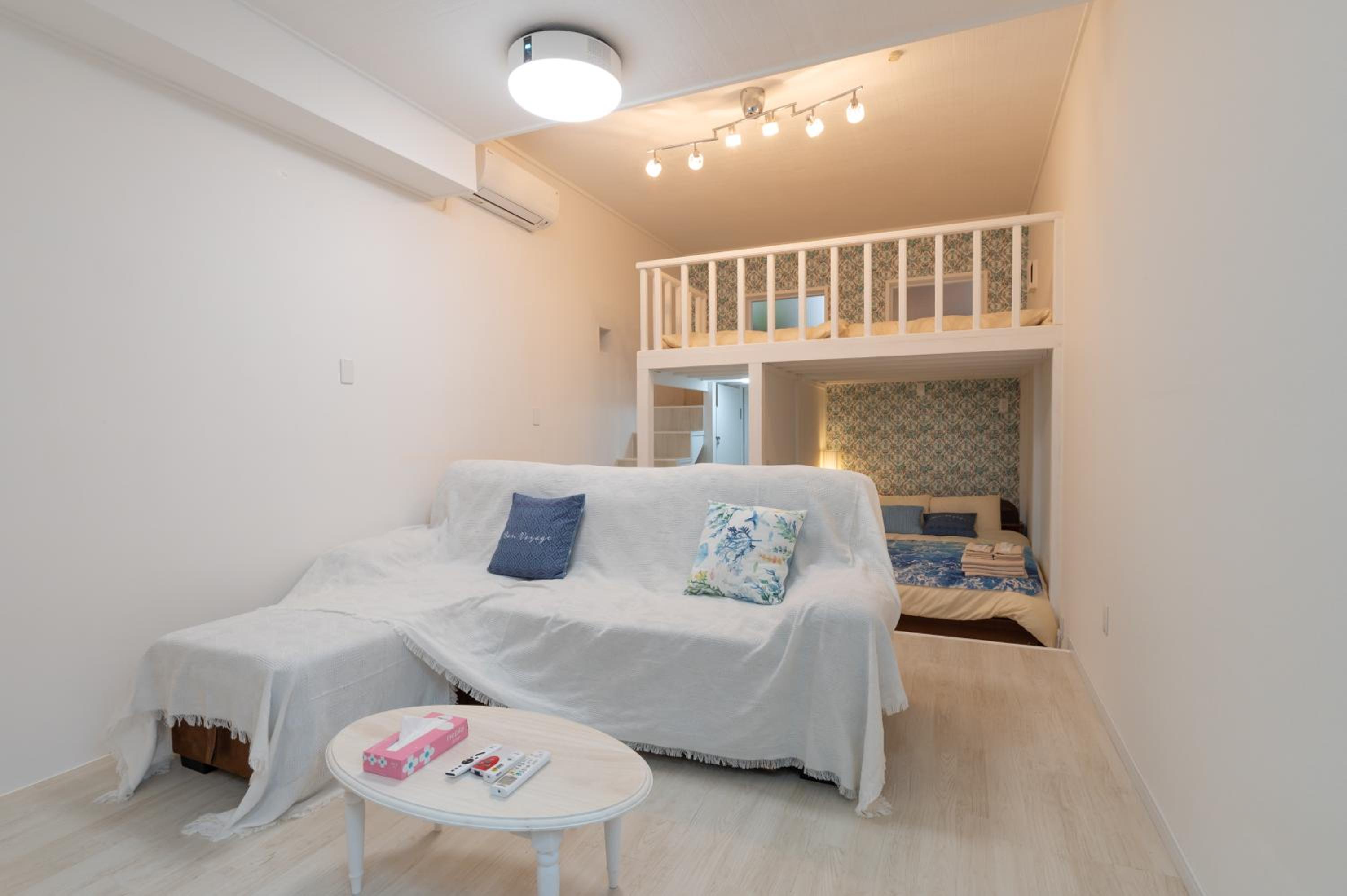 Maximum of 18 people can be rented in one building 3 minutes walk to Tomari Port 10 minutes drive to the airport No parking lot 30 seconds walk from paid p view 2
