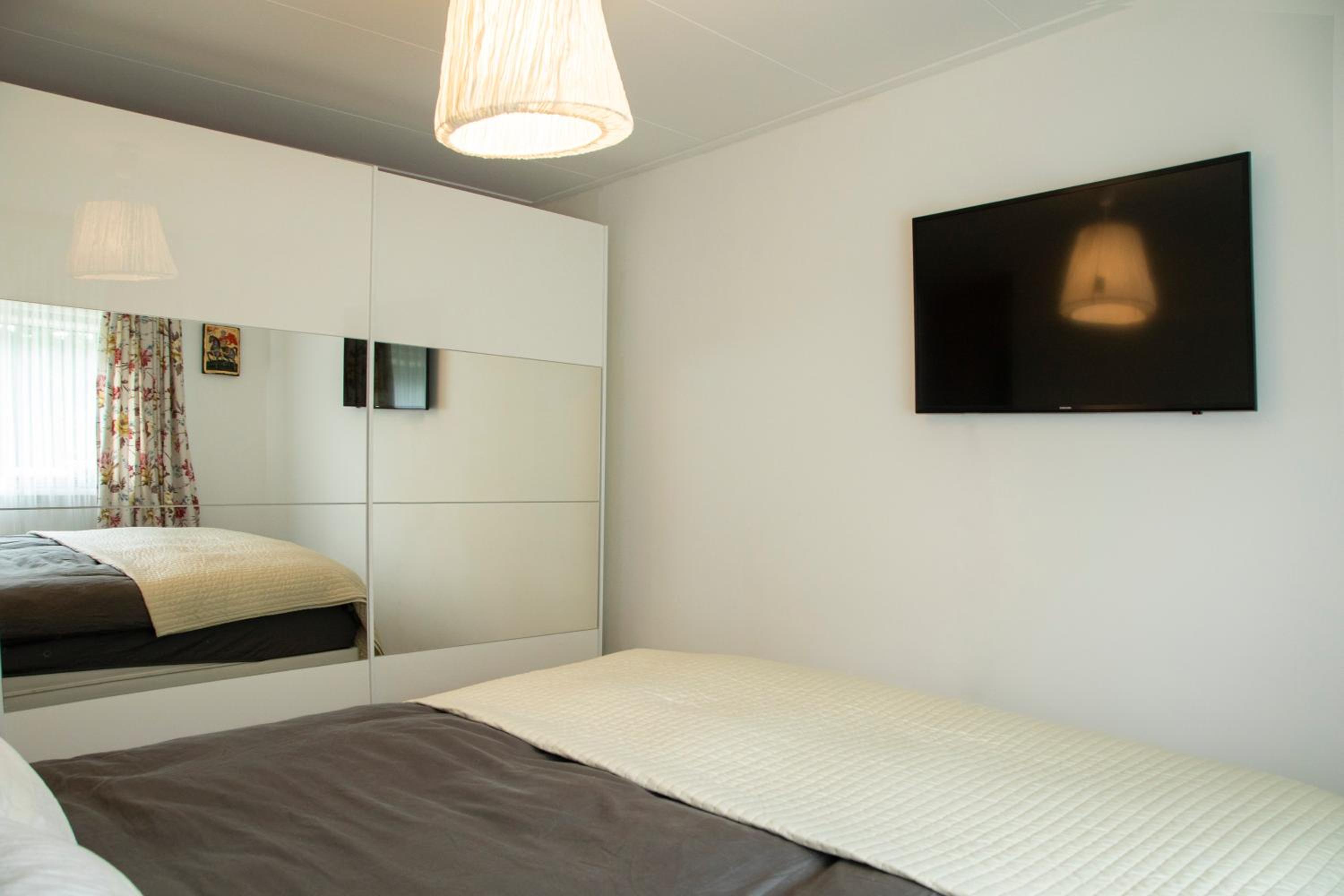 Beautiful family house 5 min away from Amsterdam view 4