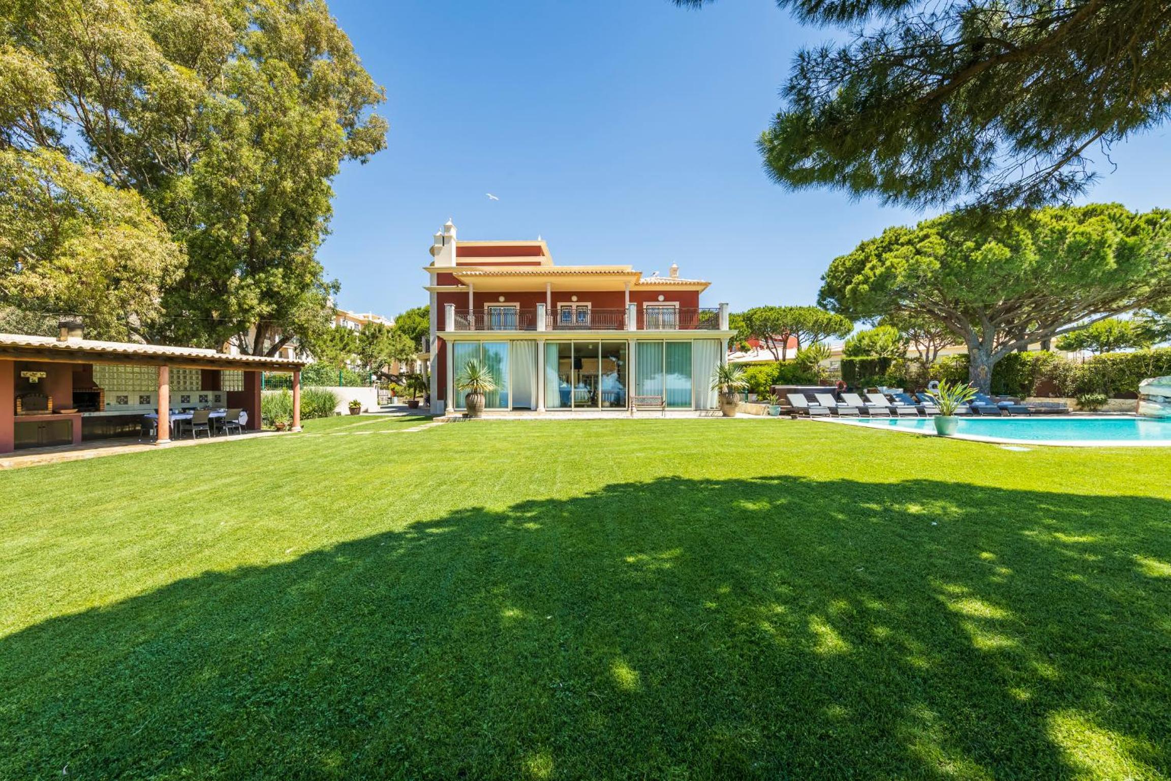 Vila Santa Eulália view 3
