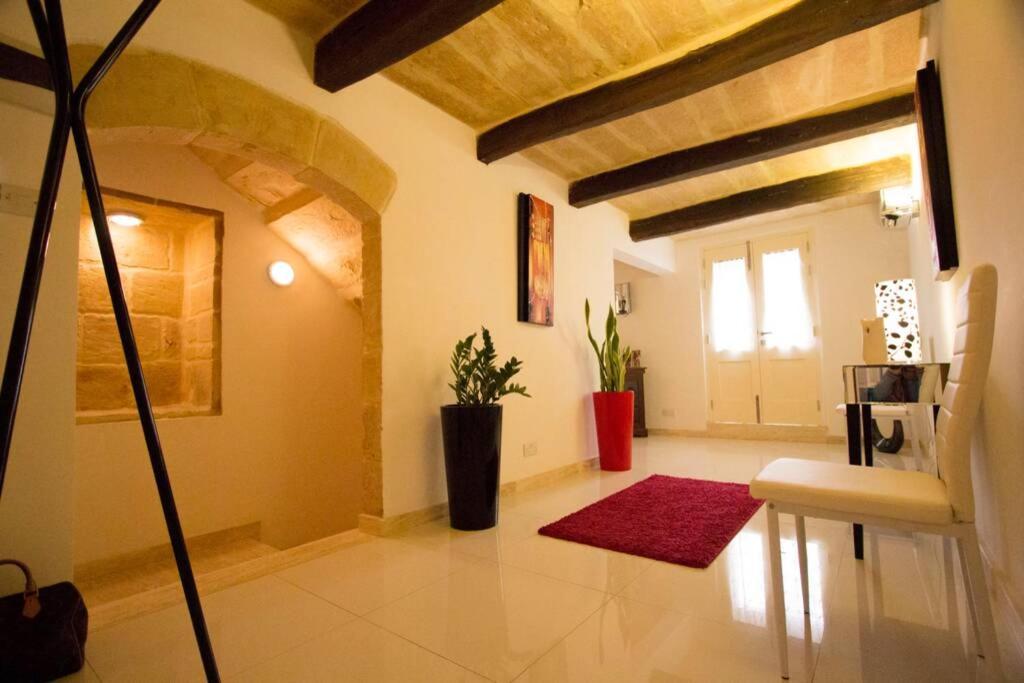 Valletta-Central duplex maisonette view 4