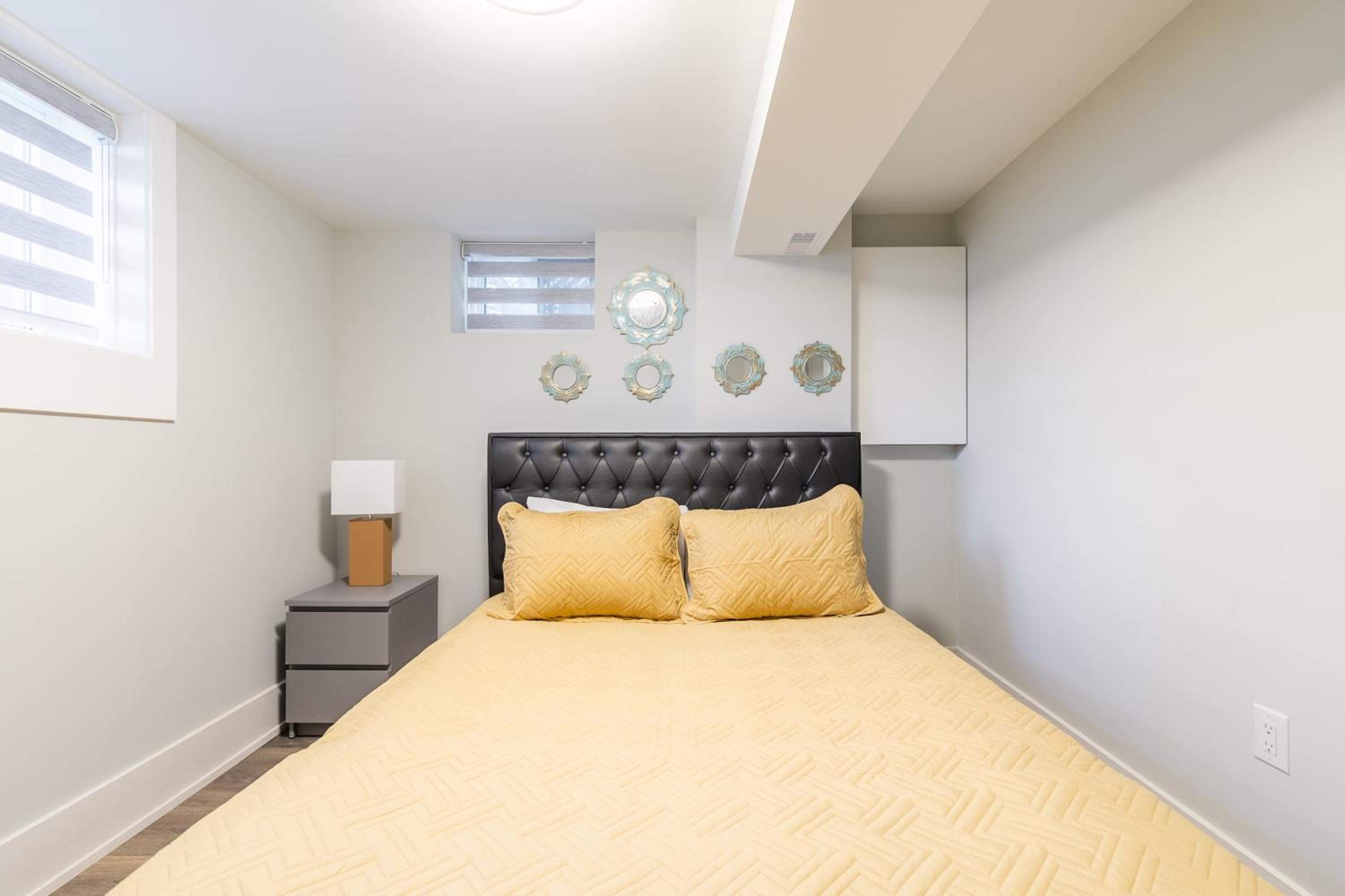 Fancy Downtown House with HOT TUB & BBQ by GLOBALSTAY