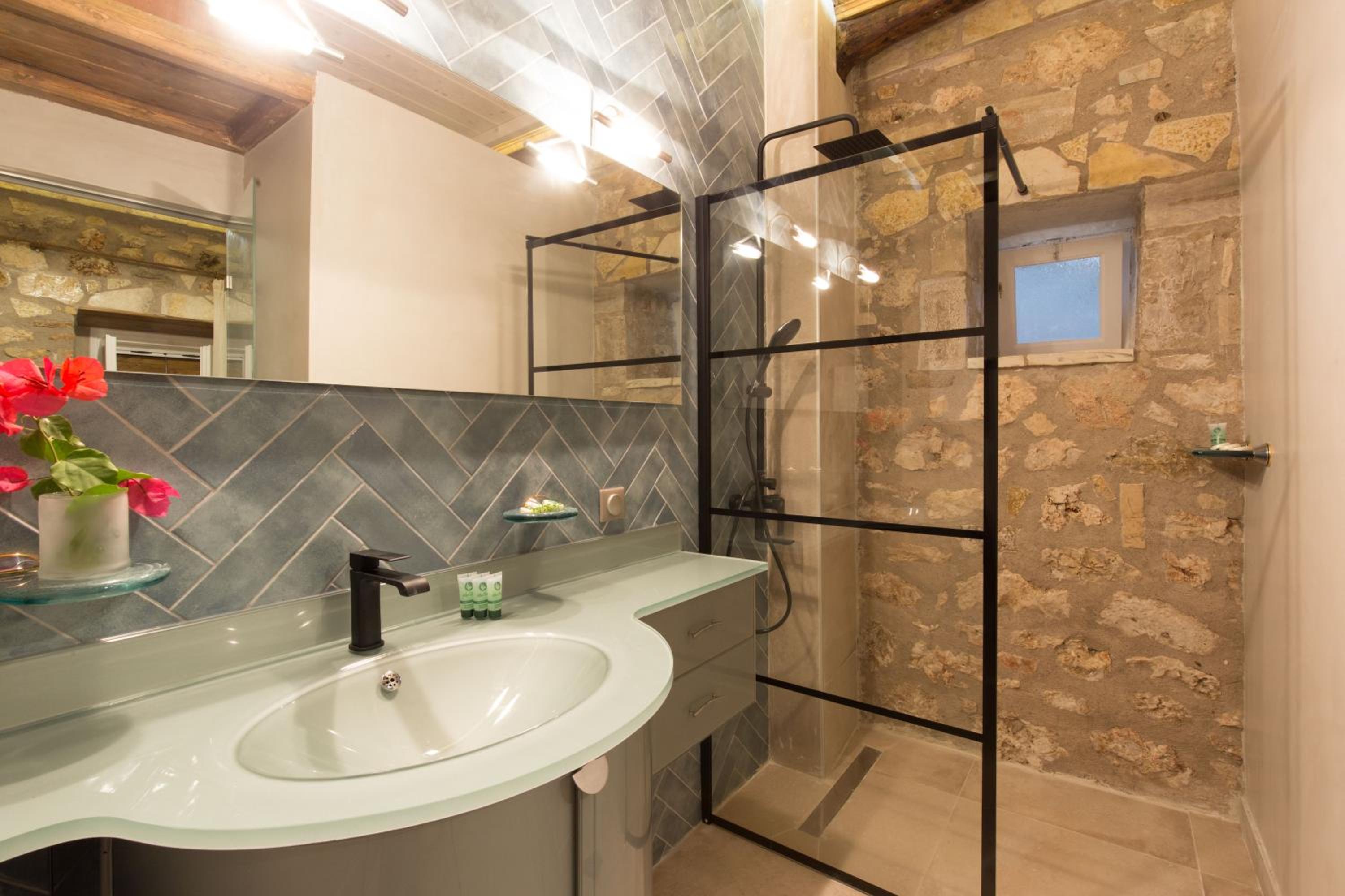 Stone Suites at Lefkada's Old Port photo 3