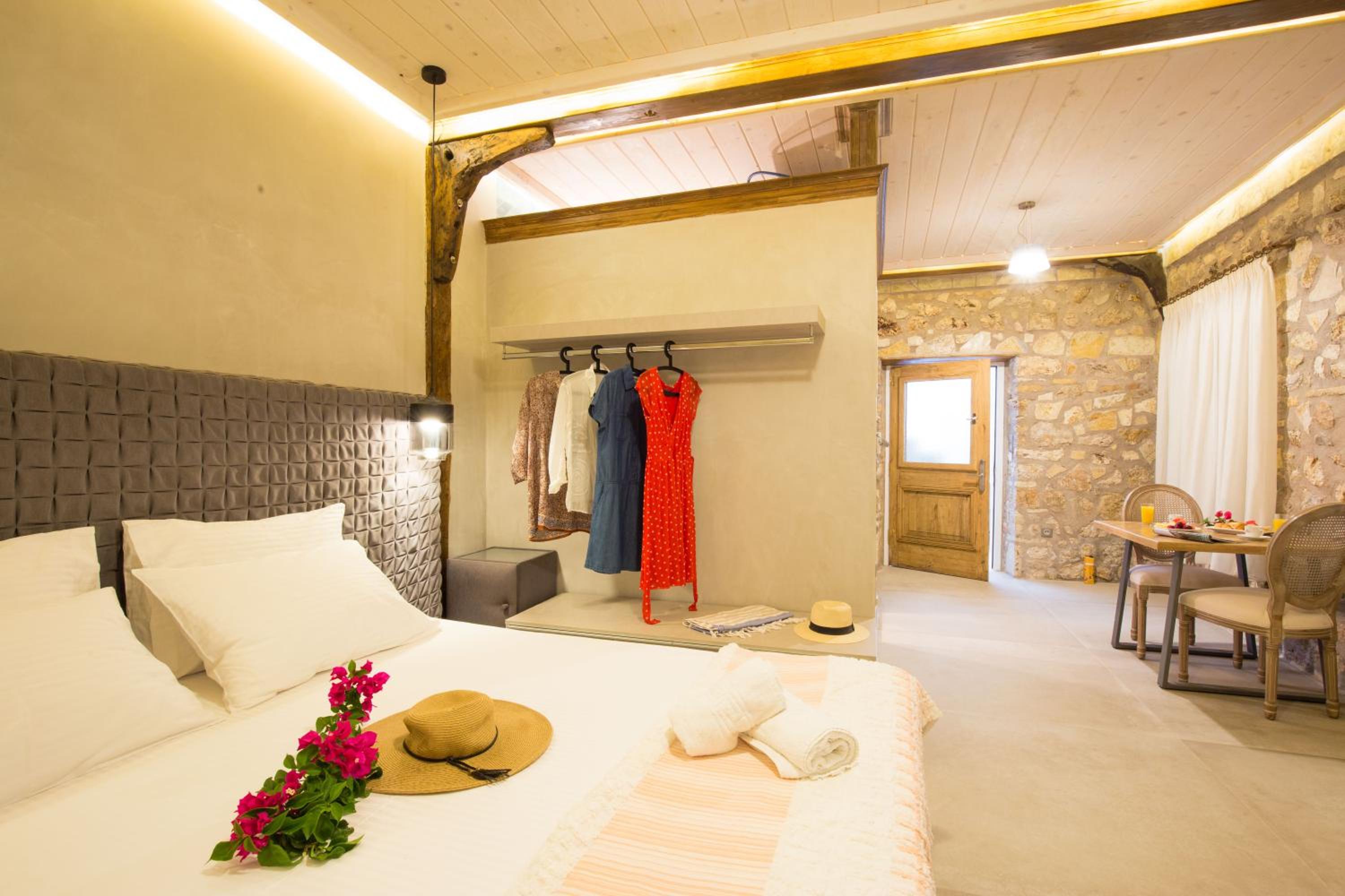 Stone Suites at Lefkada's Old Port photo 4