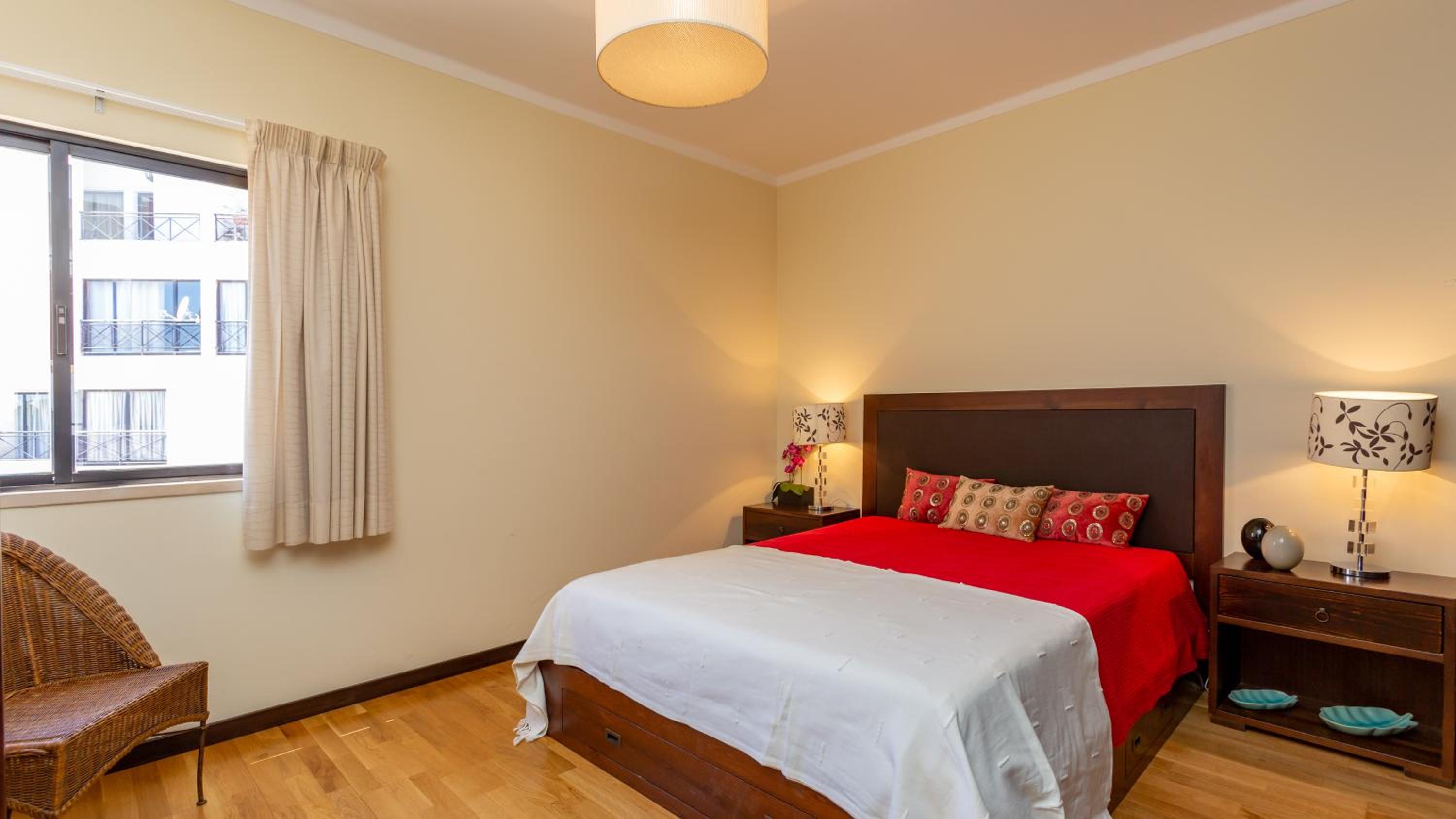 Amazing Flat W/Pool & Garden by LovelyStay view 5
