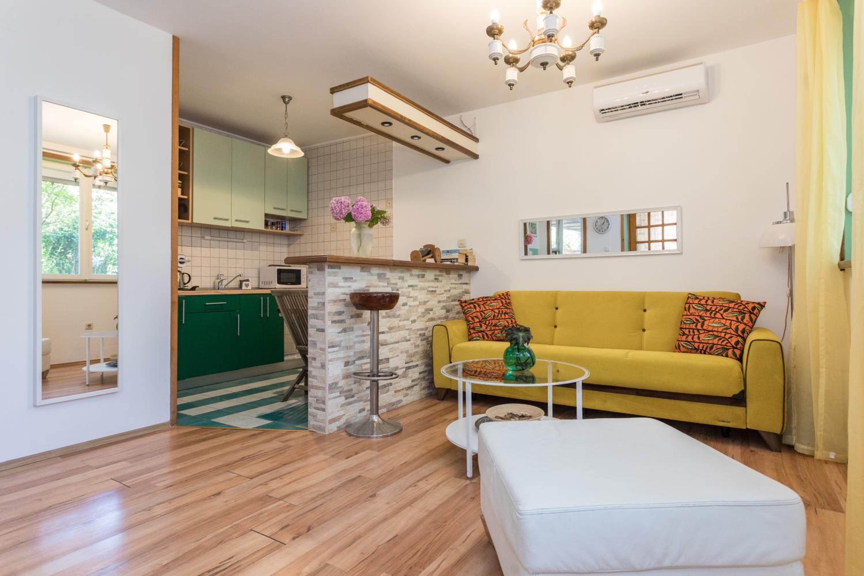 Best Apartment Roxy