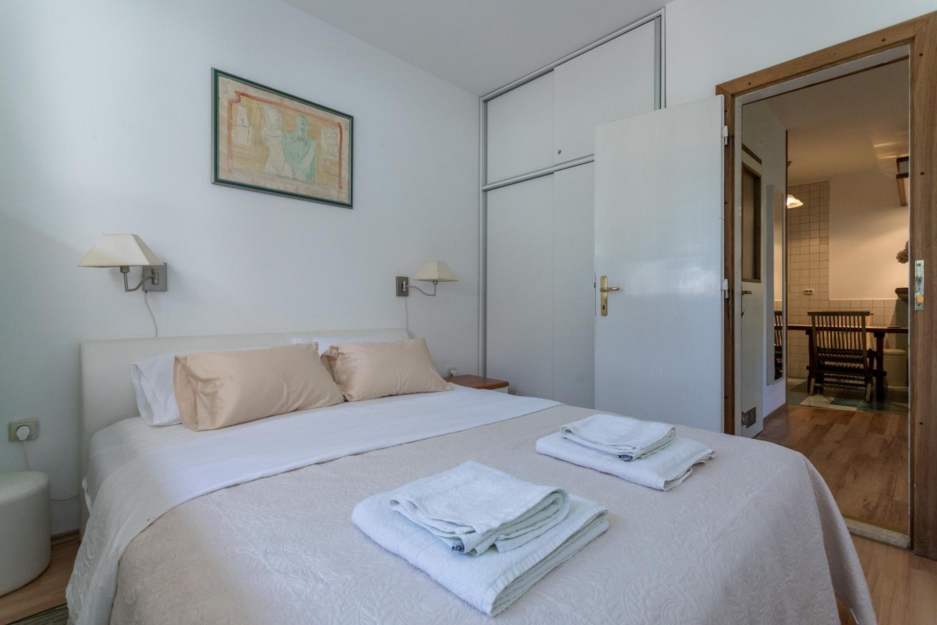 Best Apartment Roxy