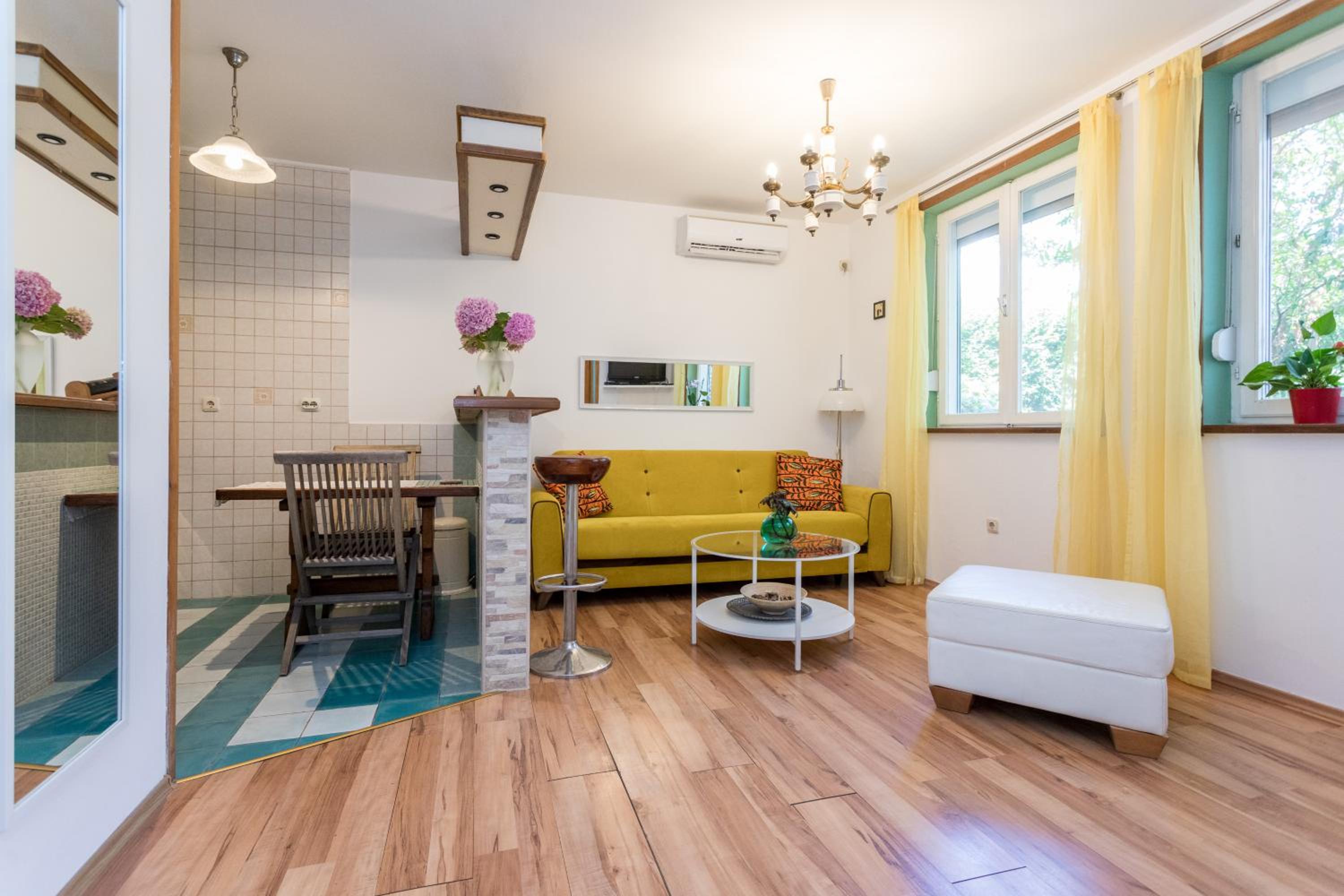 Best Apartment Roxy