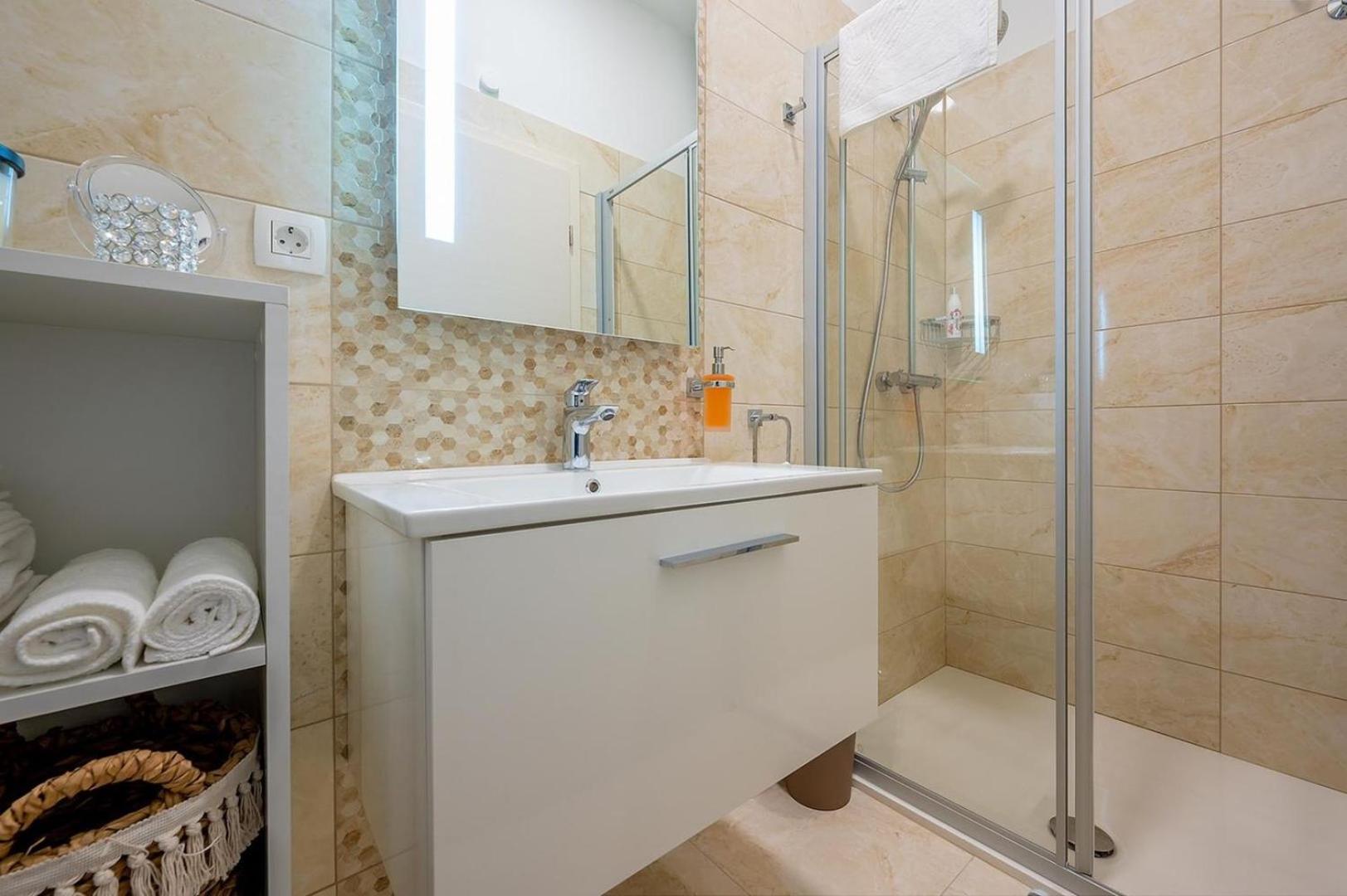 Luxury Villa Castello di Pietra Brač with Heated Pool near Pučišća view 5