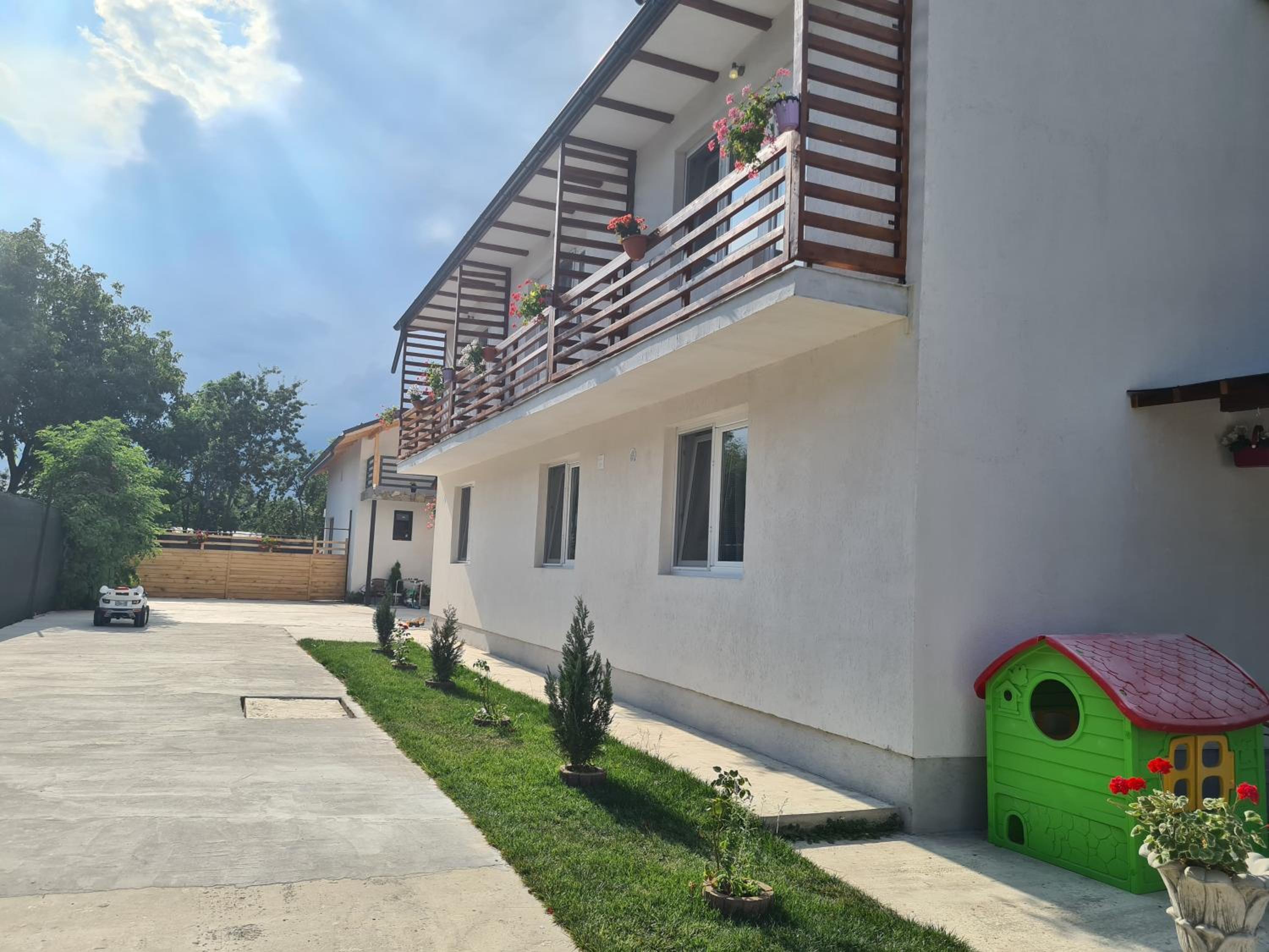 Luca's studio 3 ,Close to Therme Bucharest, Airport Otopeni view 3