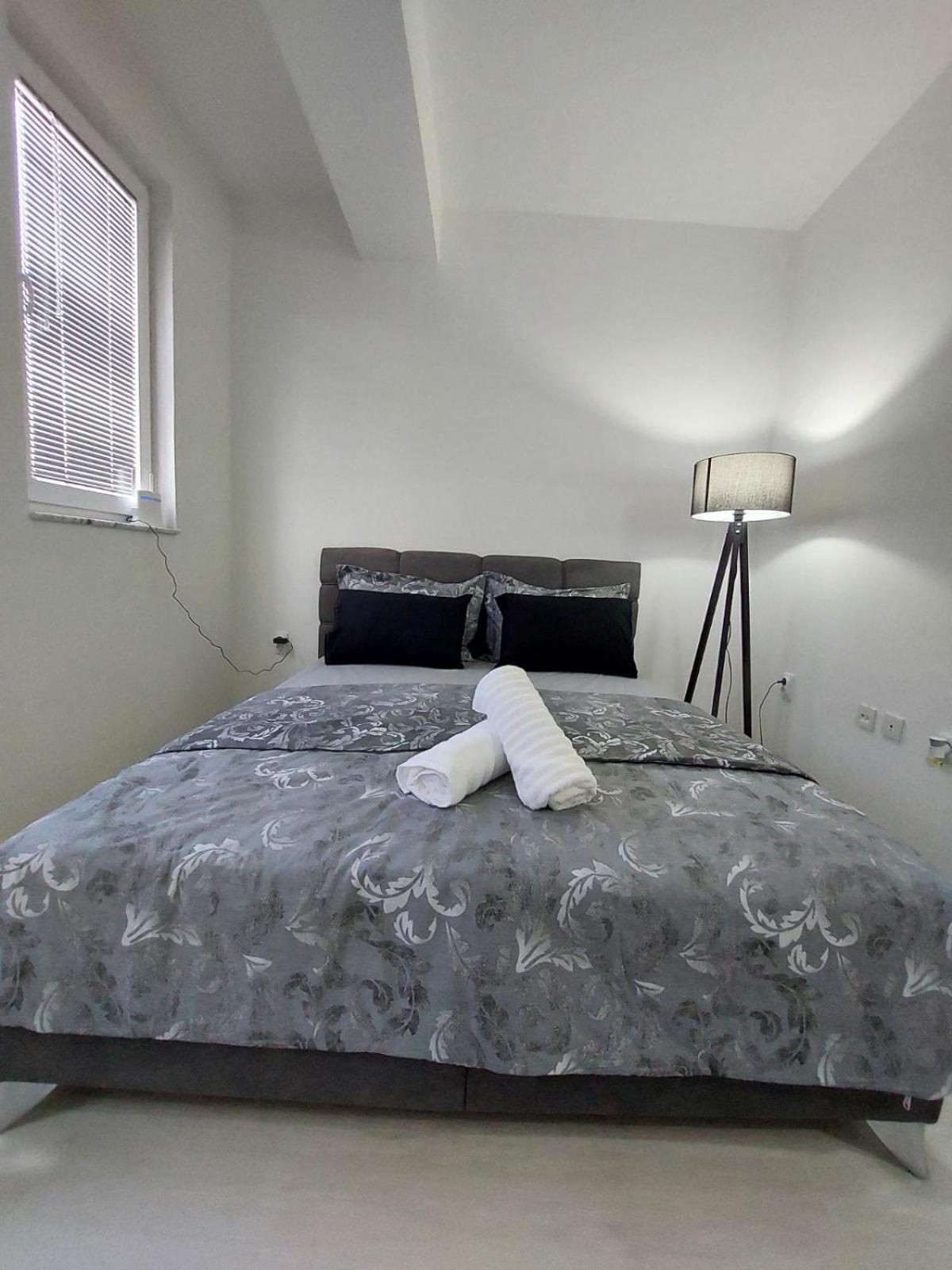 Lovely 1-bedroom condo in the centre of Ohrid view 3