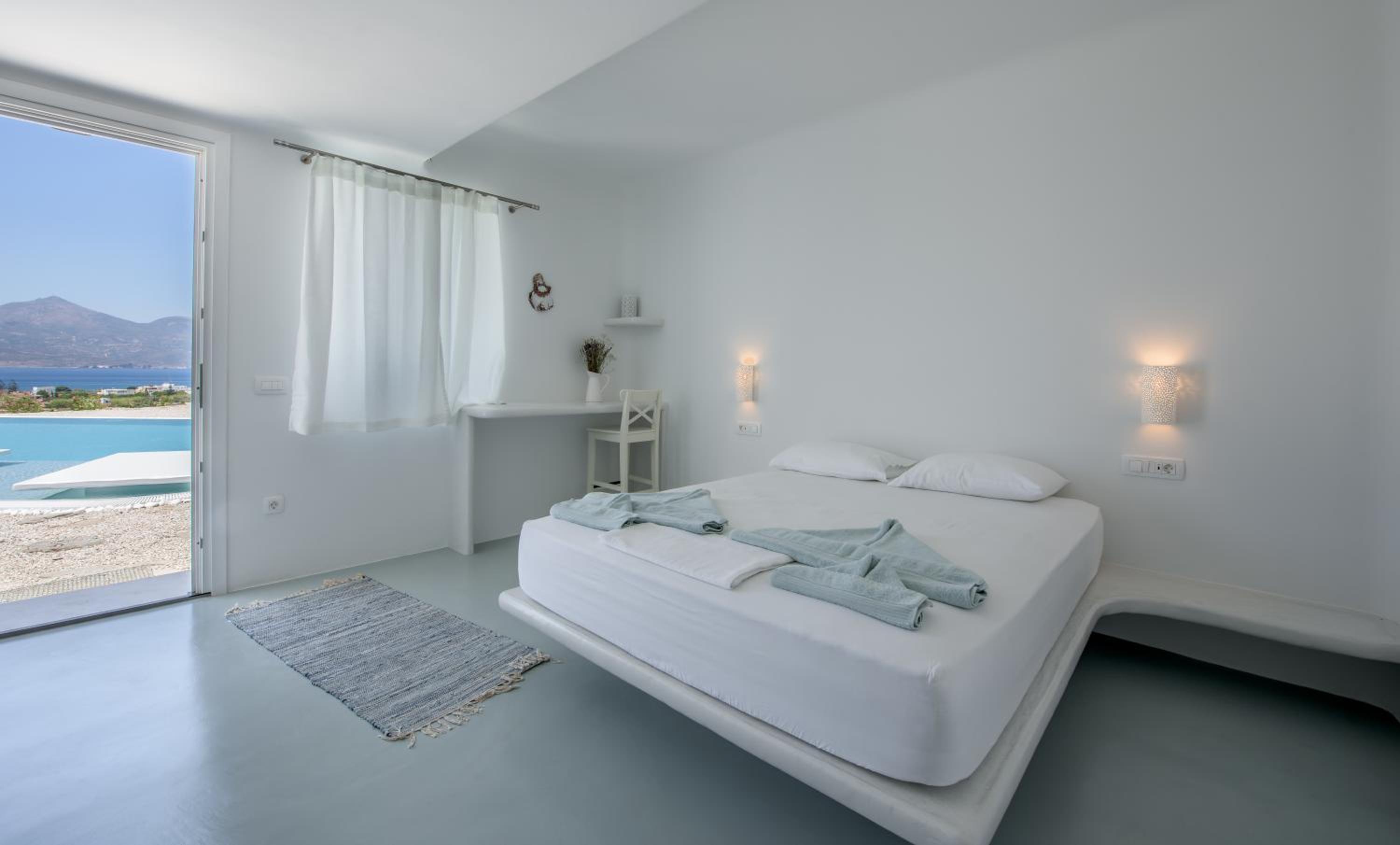 Blu Suites and Studios photo 4