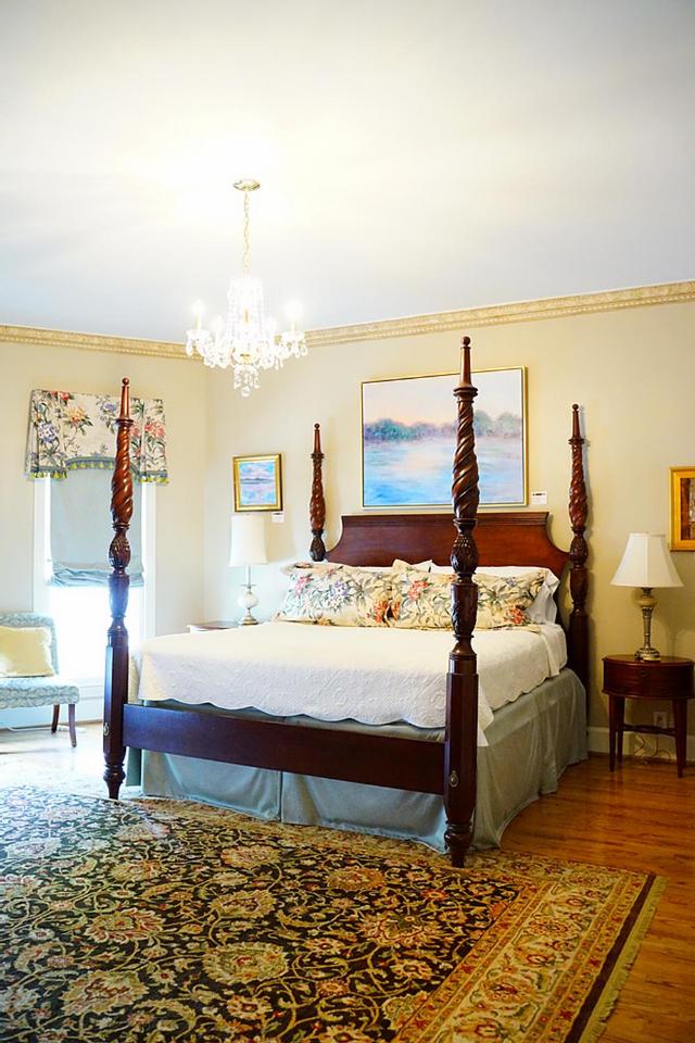 The 1425 Inn