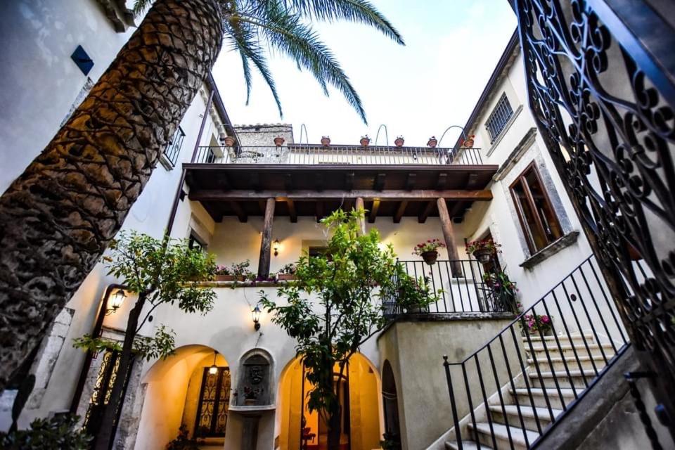 Palazzo Candida B&B