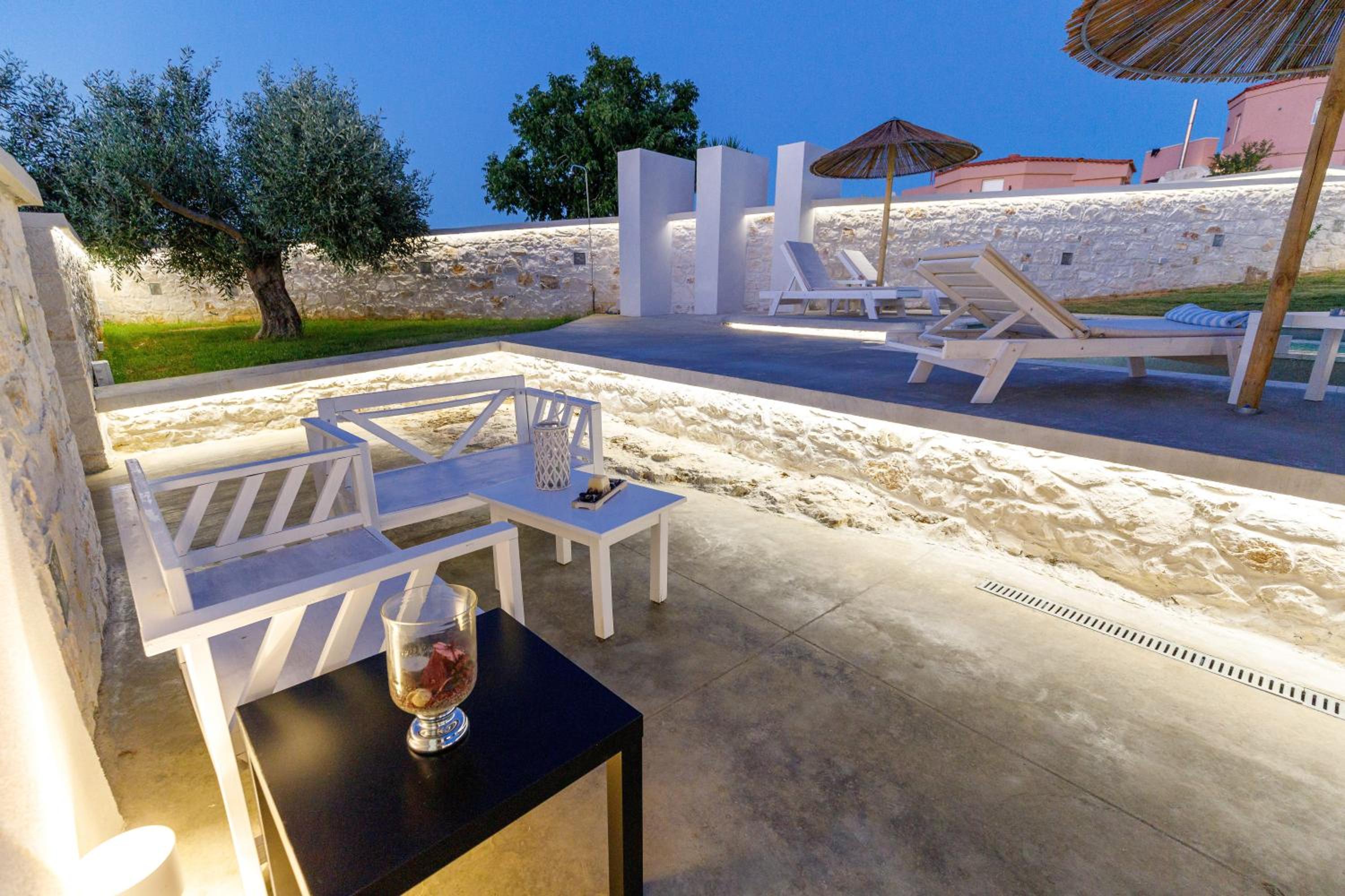 Hotel Georgioupoli Villa with heated private pool and BBQ - Image 1