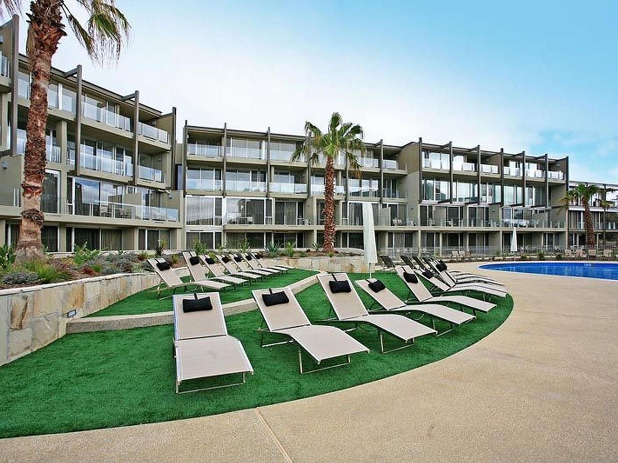 Torquay Vacations - Resort Hotel Room 107 - Property Image 7