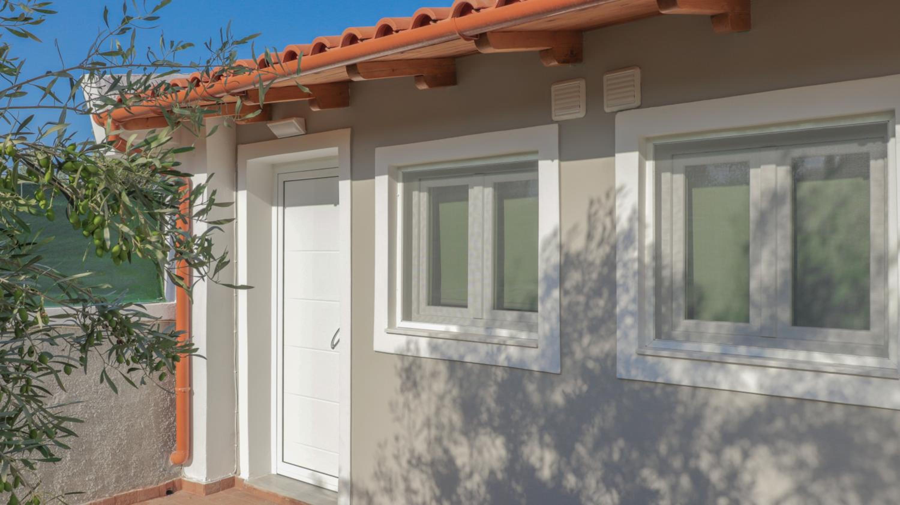 Spitakia-Cozy & Comfy Apartments 10minutes from the airport