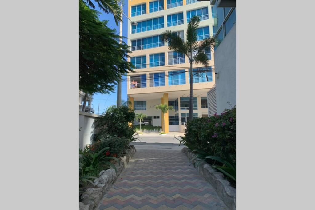Hermoso Departamento Amueblado frente al mar view 3