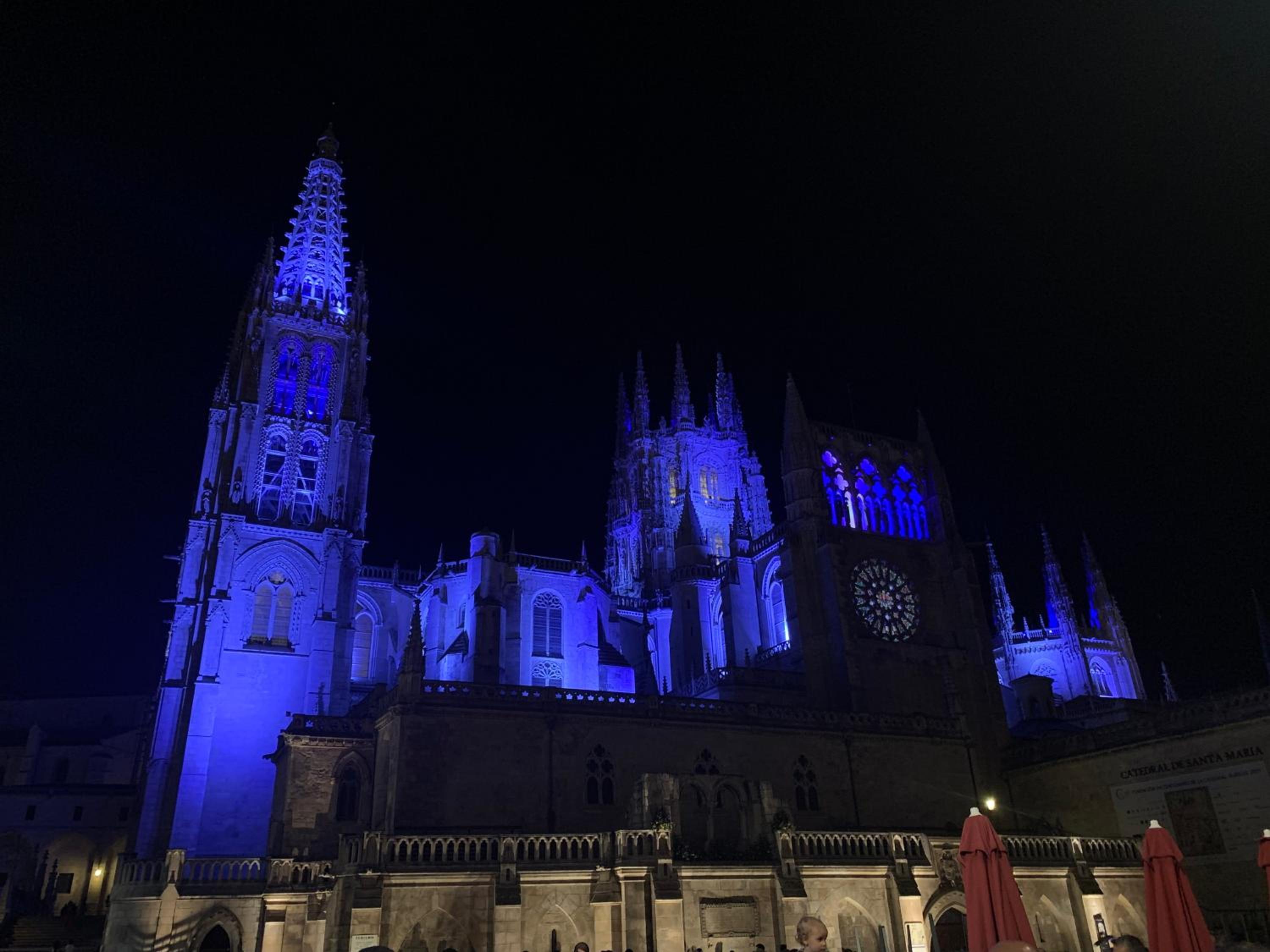 Mirando a la Catedral desde plaza Vega