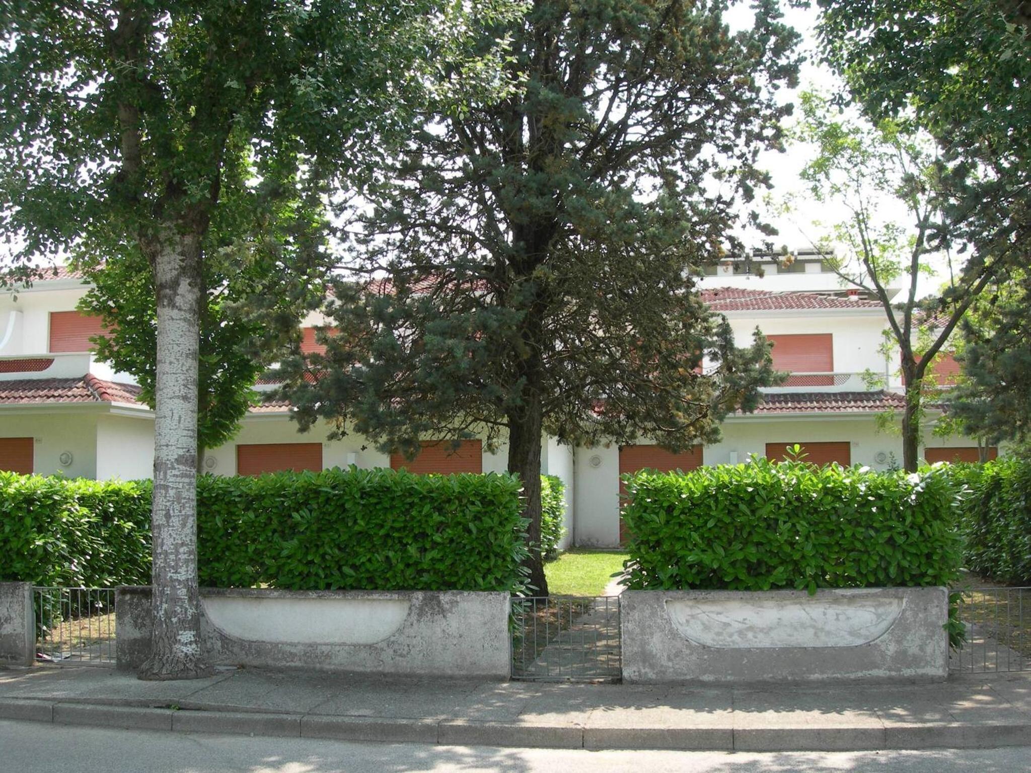 Terraced house with private garden