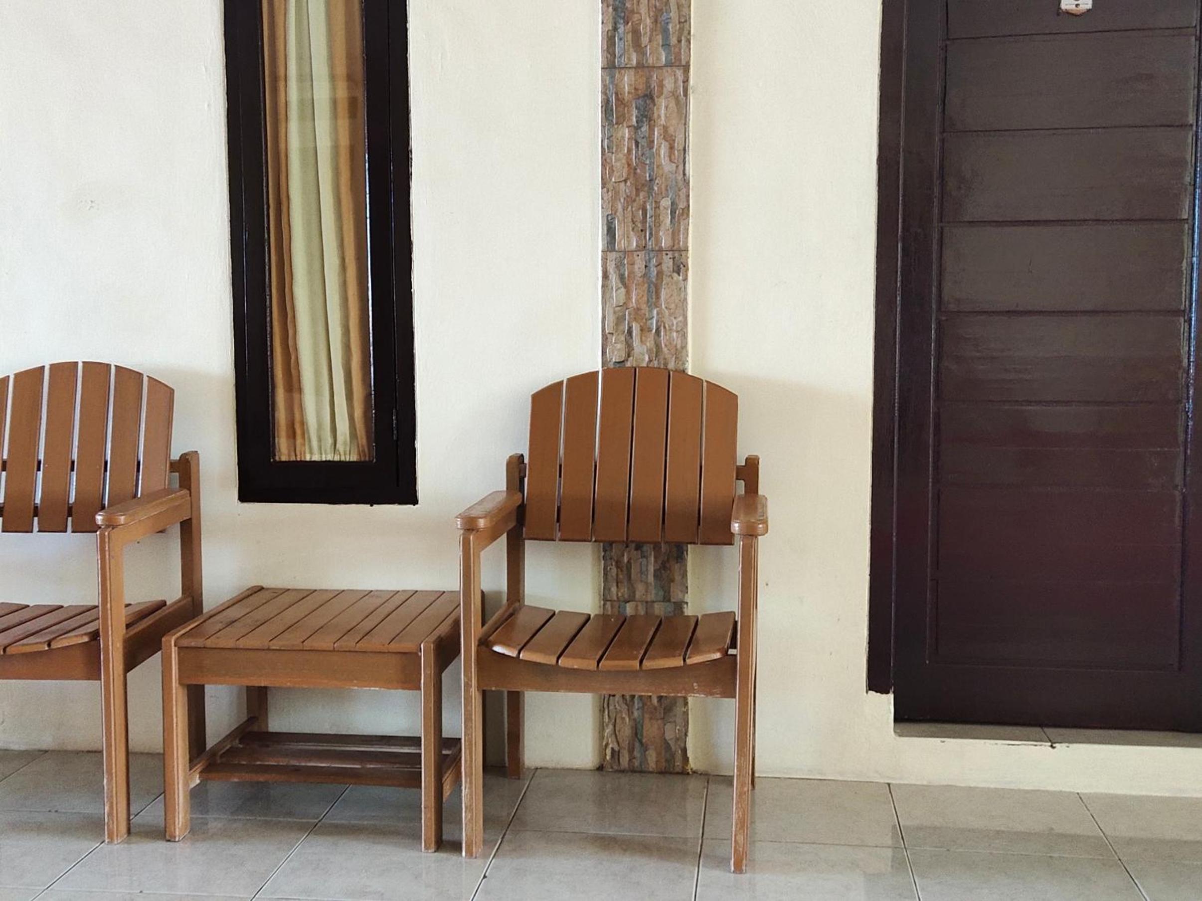 penginapan karanglaut santolo view 2