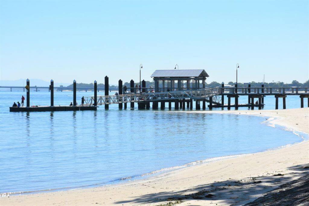 Crystal Waters-2 bed, 2 bathroom, Beachfront Unit! view 3