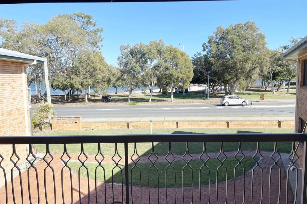 Crystal Waters-2 bed, 2 bathroom, Beachfront Unit! view 2