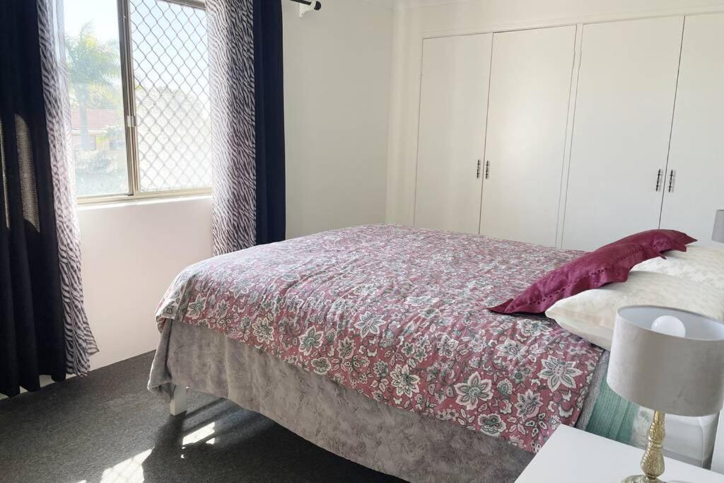 Crystal Waters-2 bed, 2 bathroom, Beachfront Unit! view 4