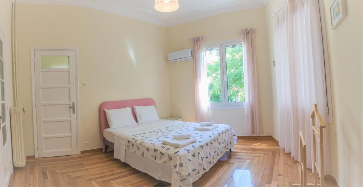 The Athenian House - Duxiana Bed