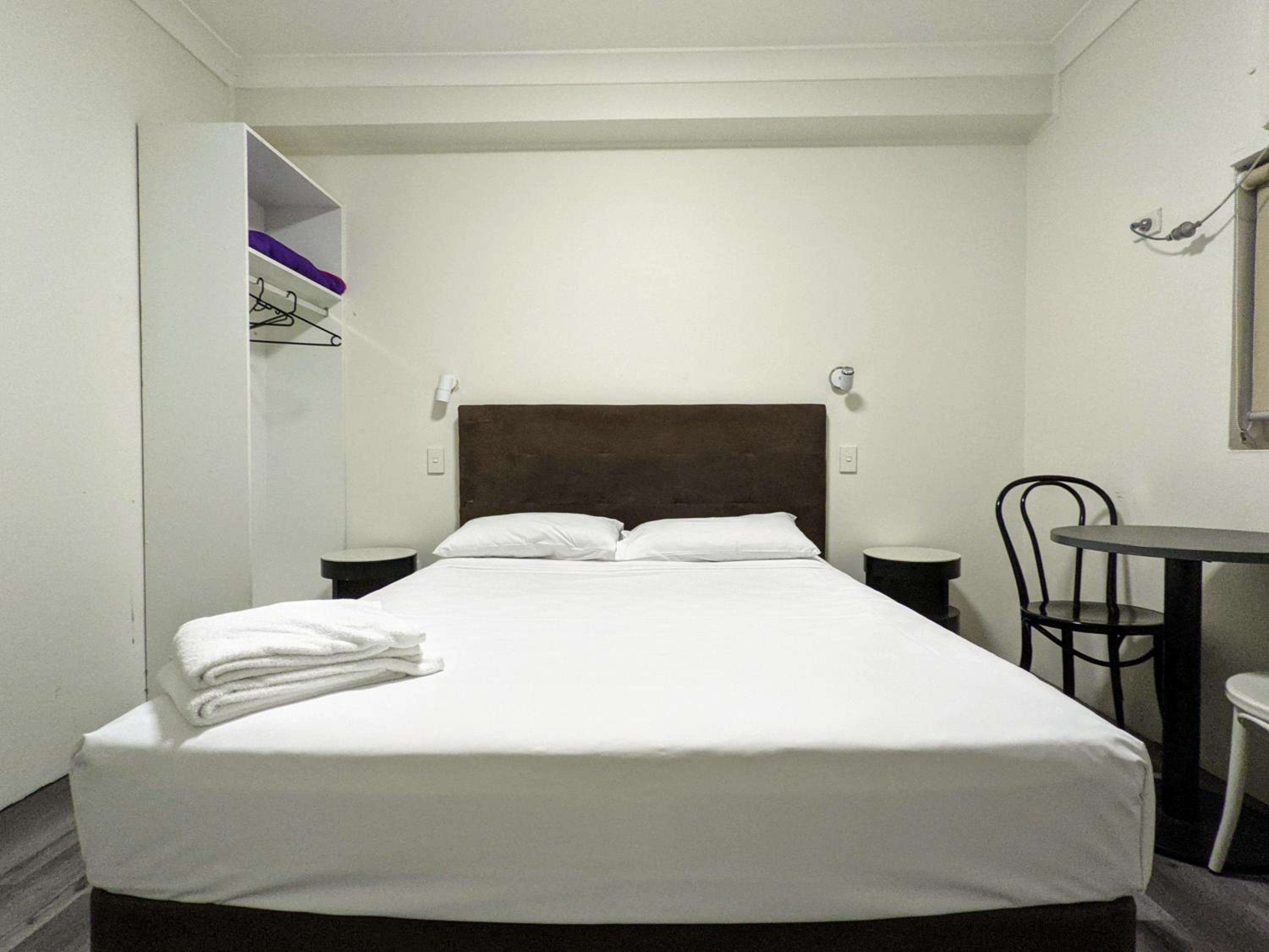 Arena Hotel (formerly Sleep Express Motel)
