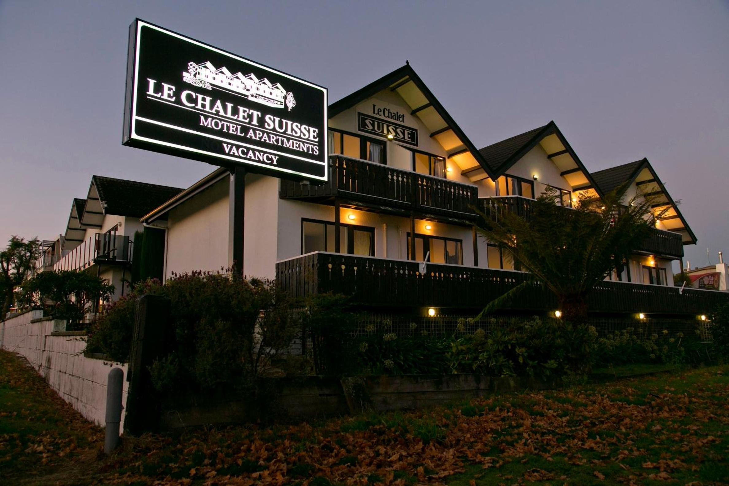 Le Chalet Suisse Motel Taupo — photo 33