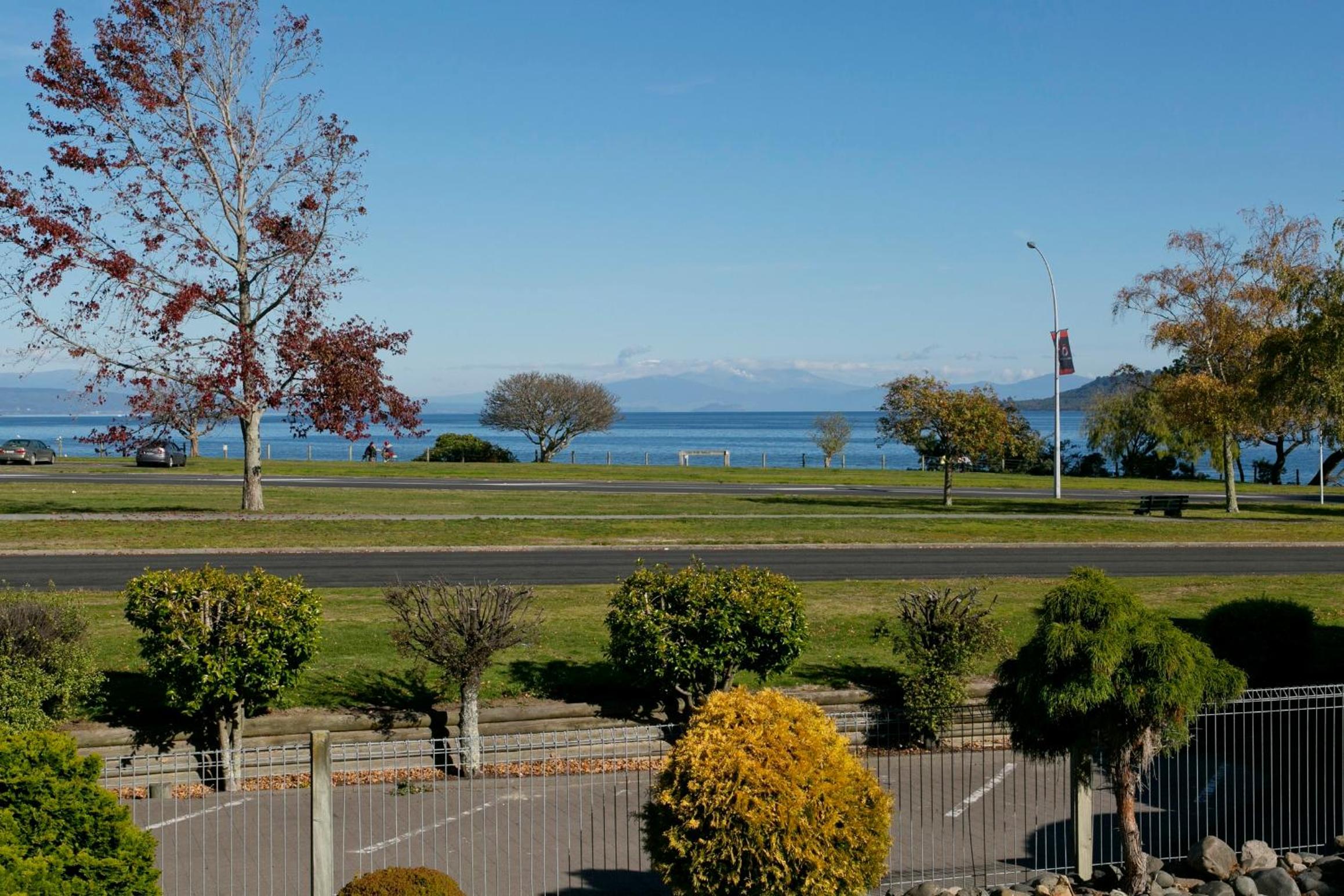 Le Chalet Suisse Motel Taupo — photo 38