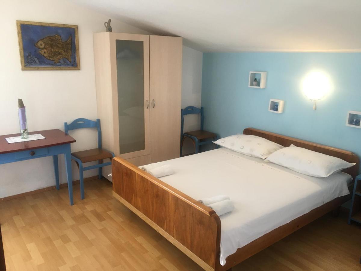 Apartments STANIĆ - apartments with a view of the sea and sandy beach