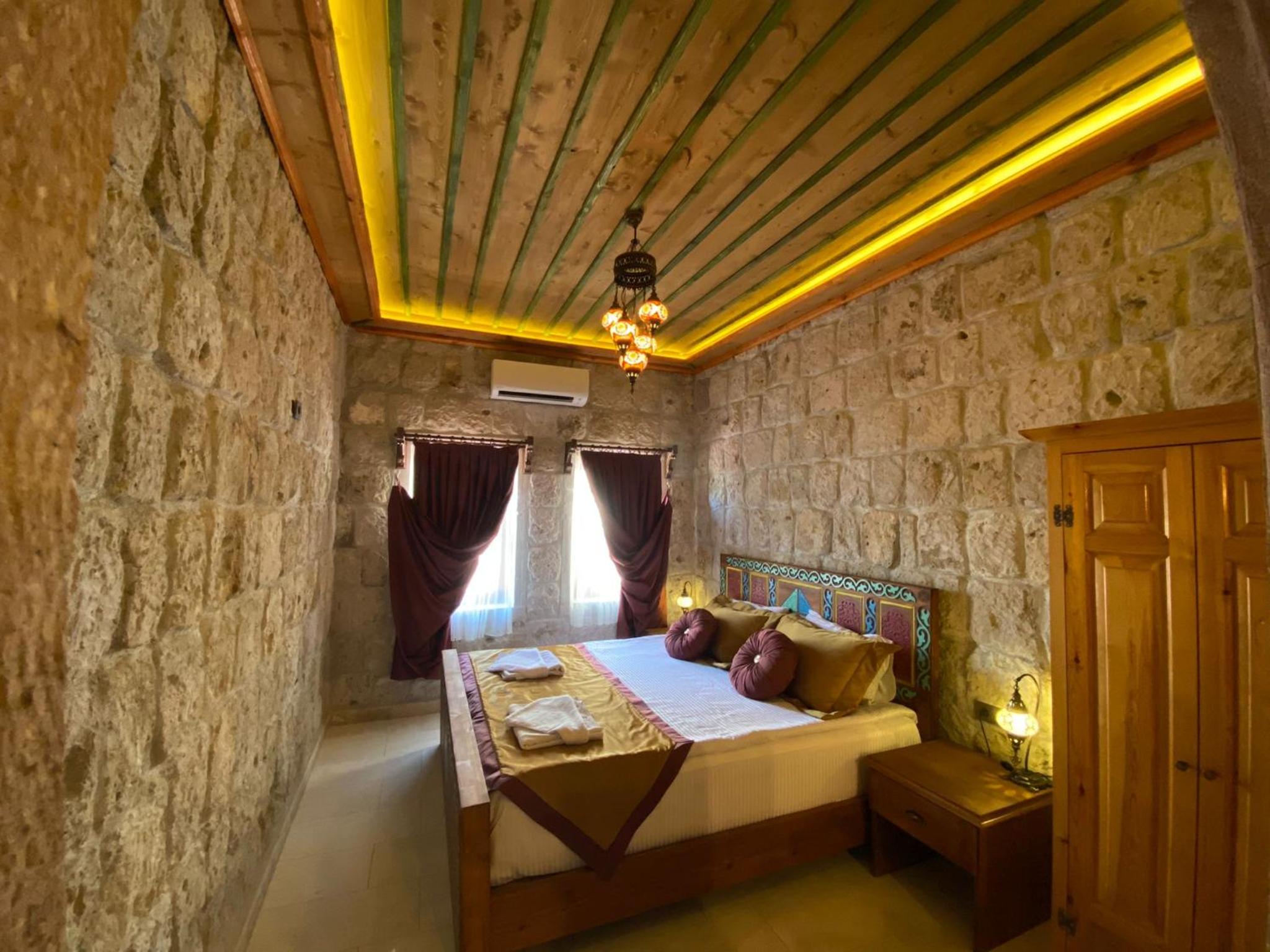 Walnut House Otel - Image 14