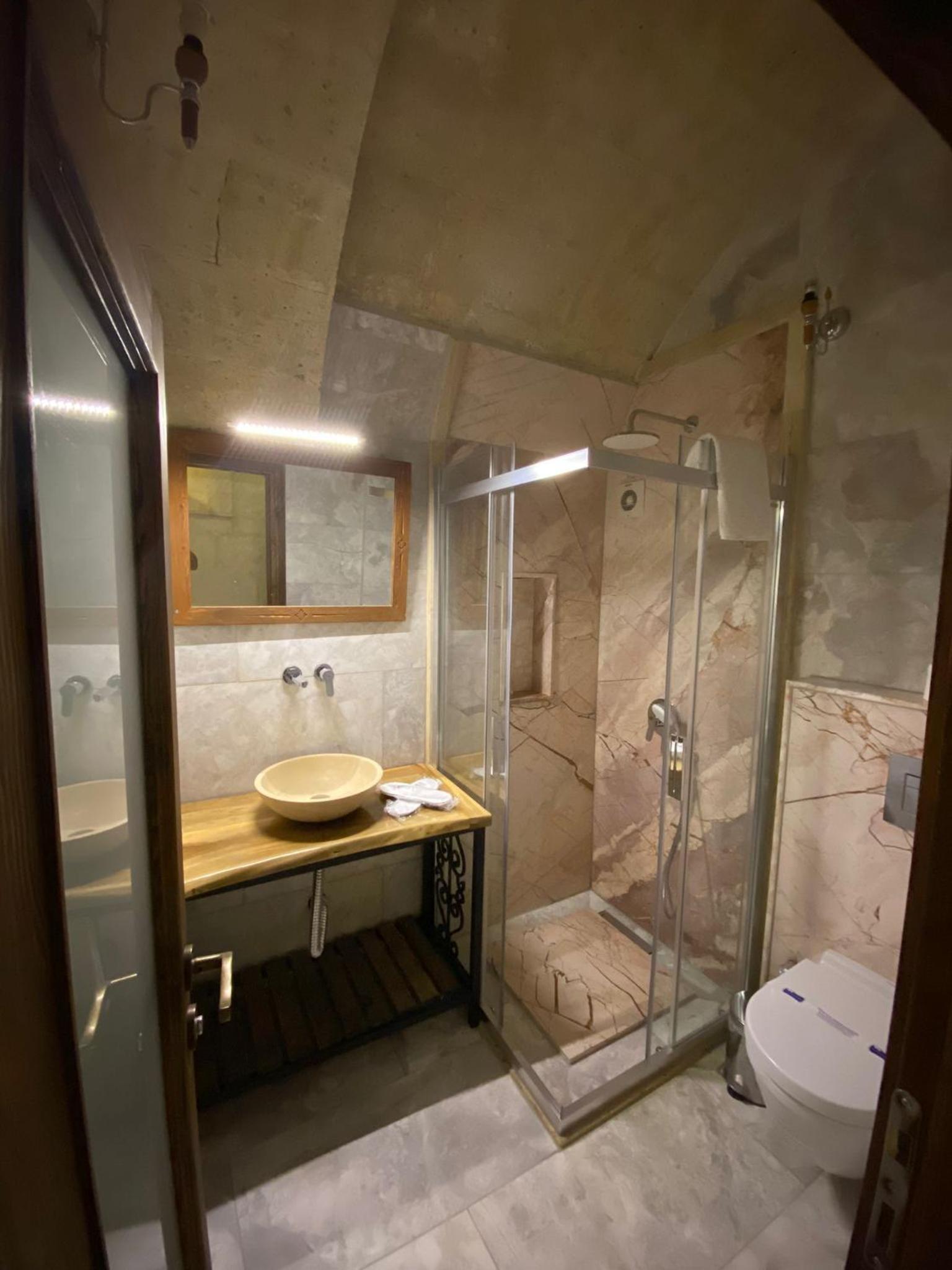 Walnut House Otel - Image 10