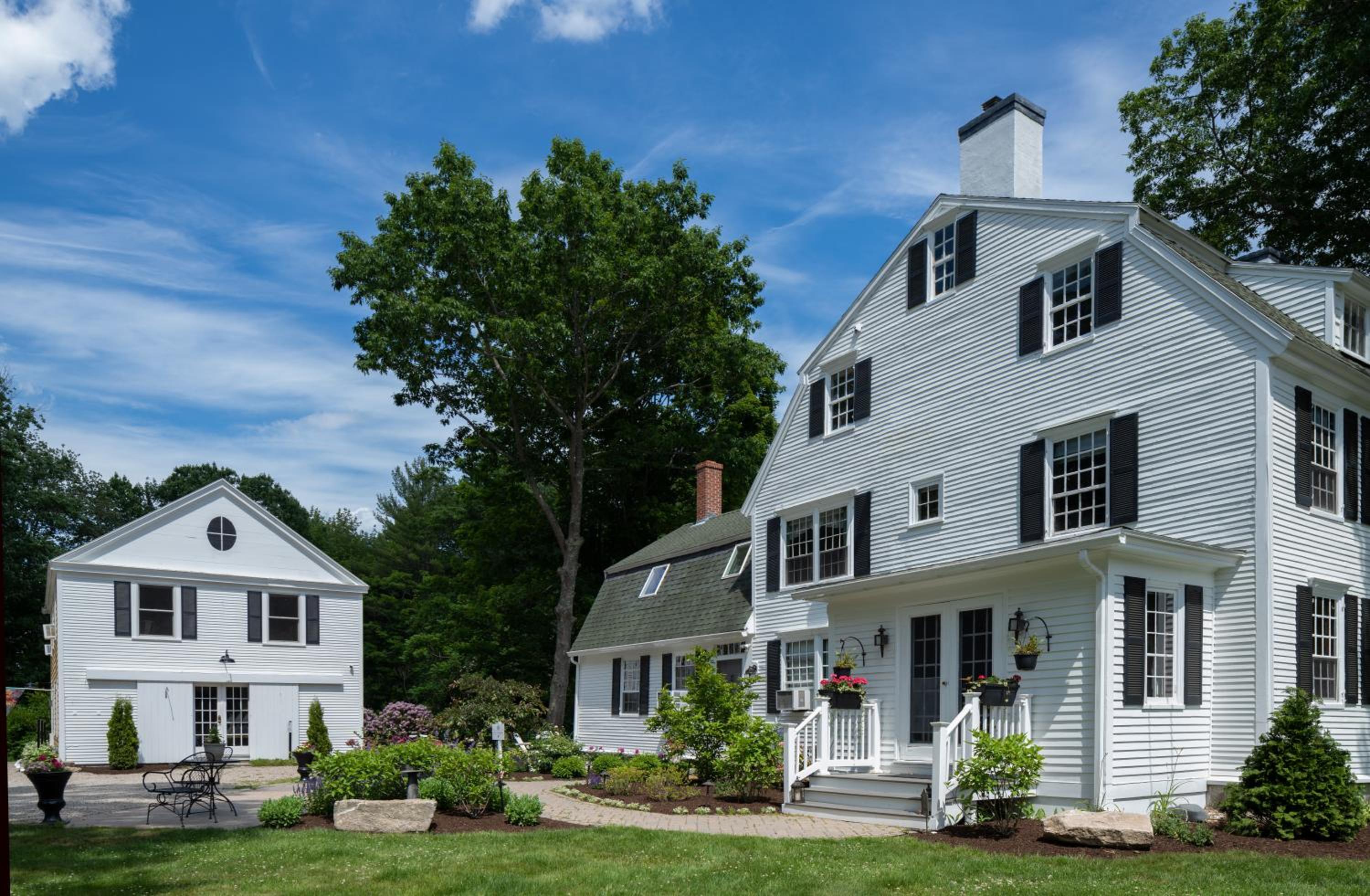 Waldo Emerson Inn - Property Image 1