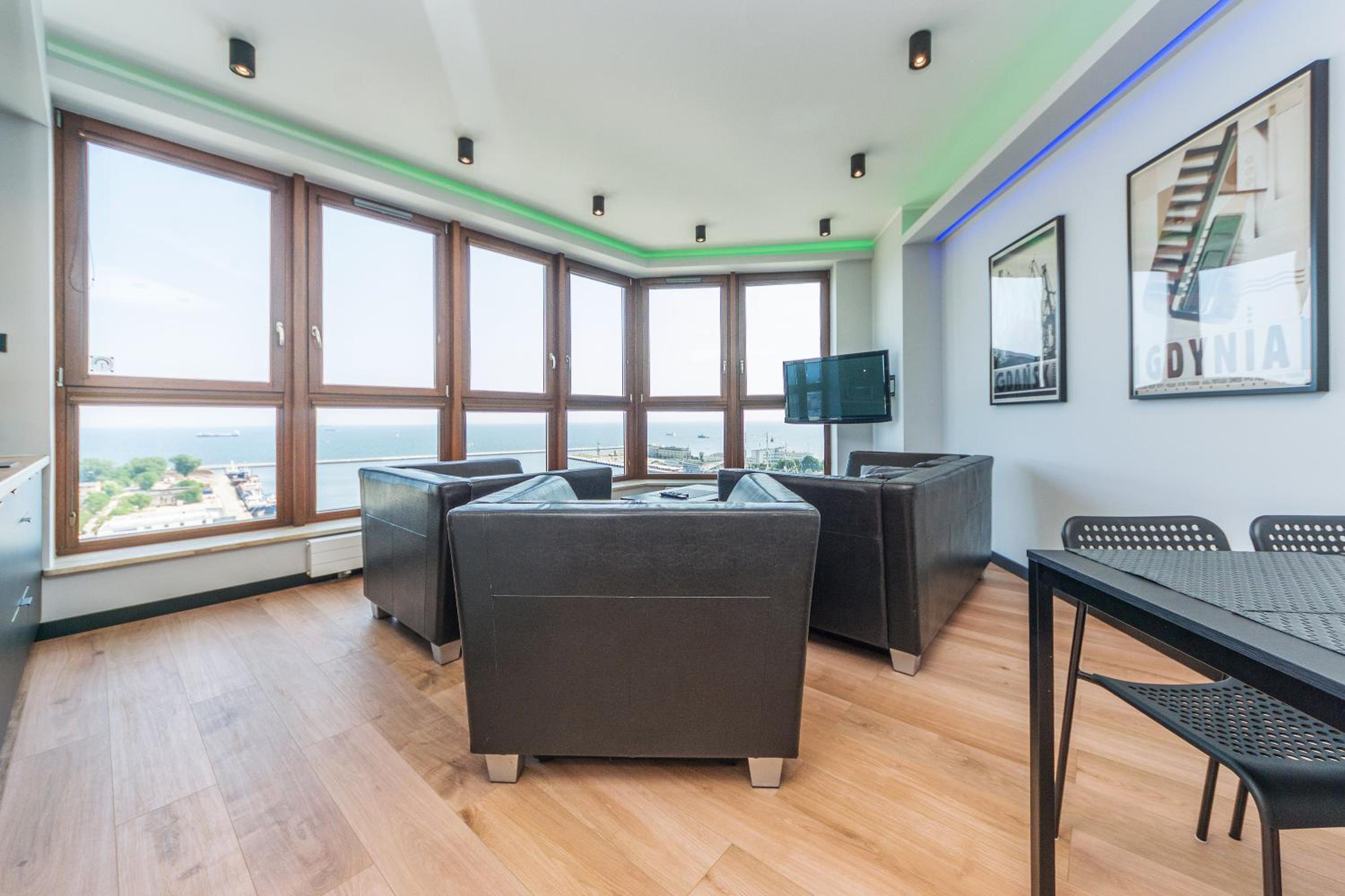 SEA TOWERS Panorama Apartments by Noclegi Renters